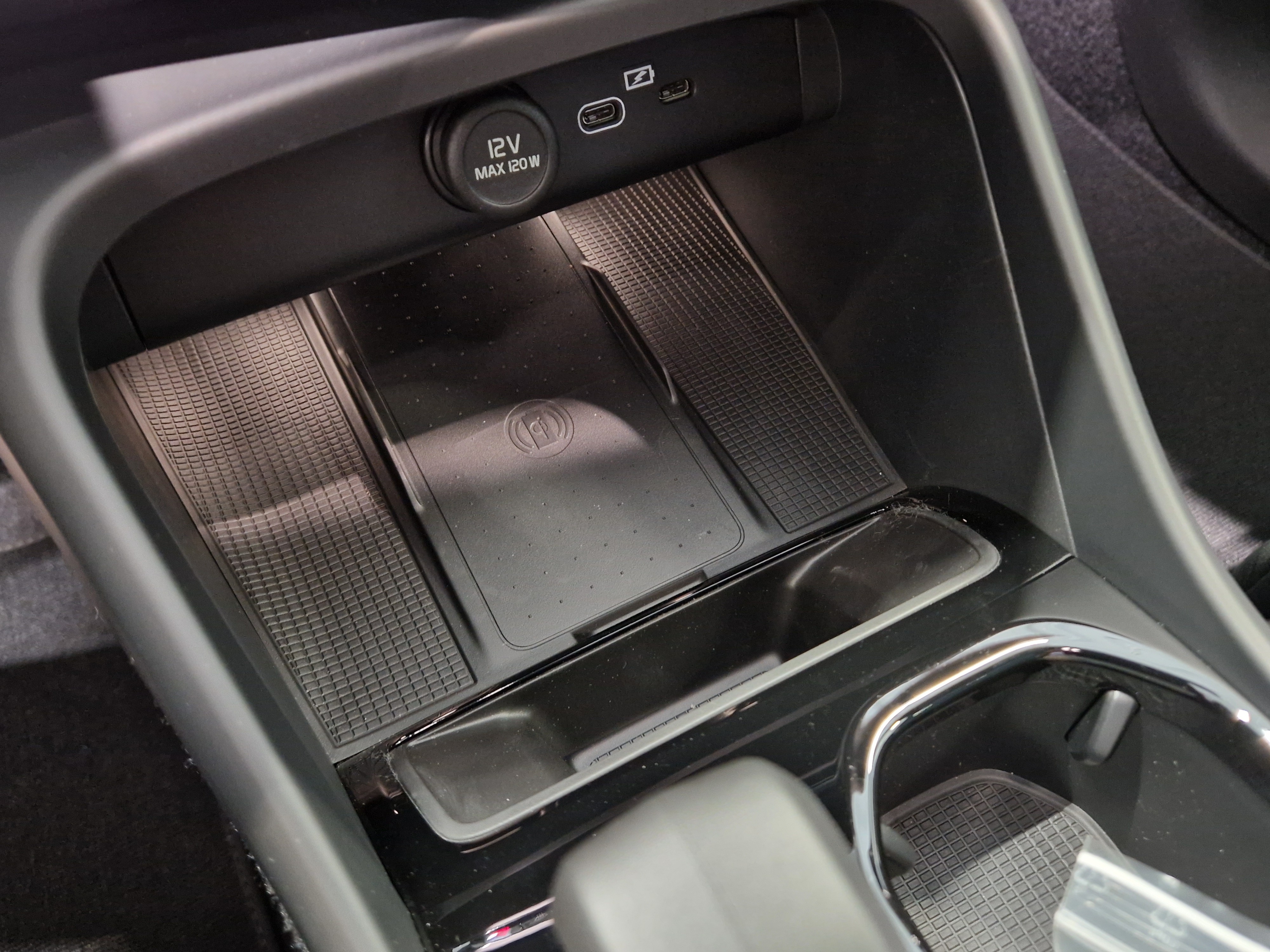 Volvo EX40 TWIN PLUS.