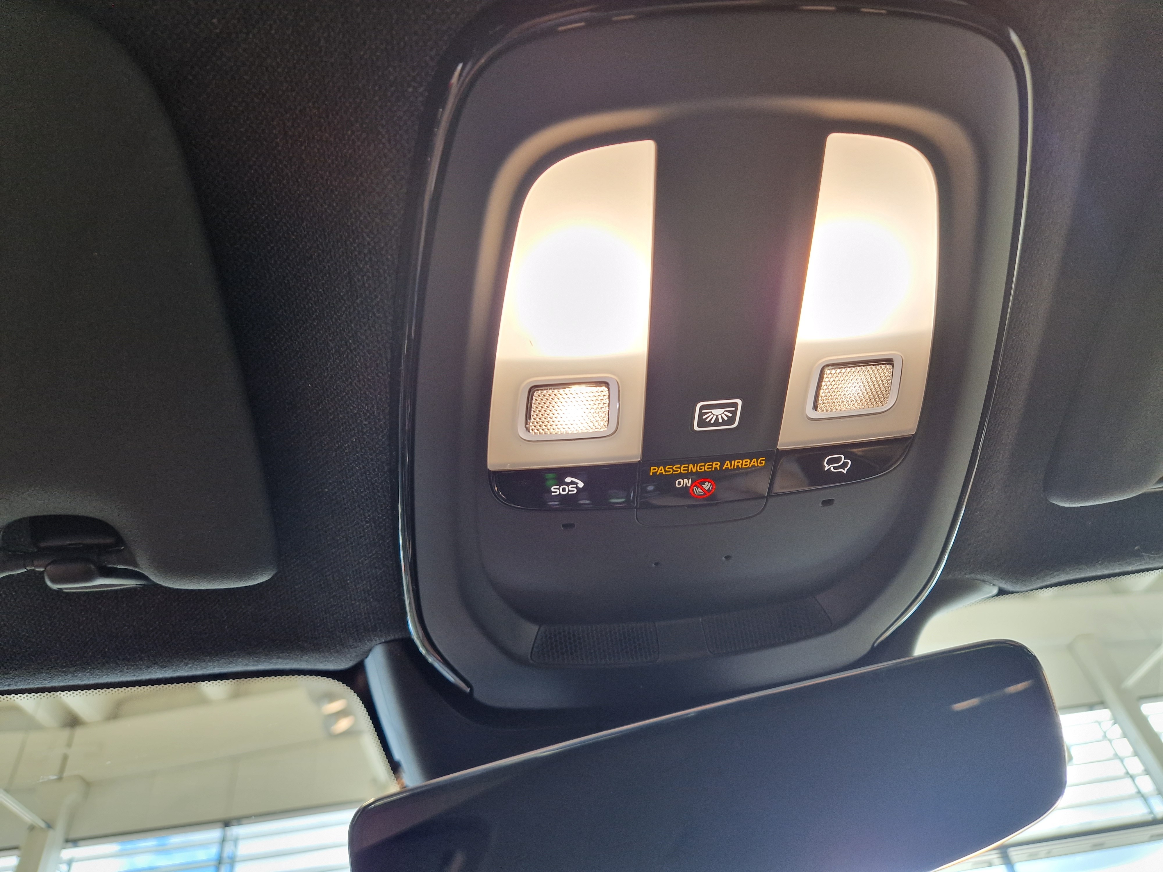 Volvo EX40 TWIN PLUS.