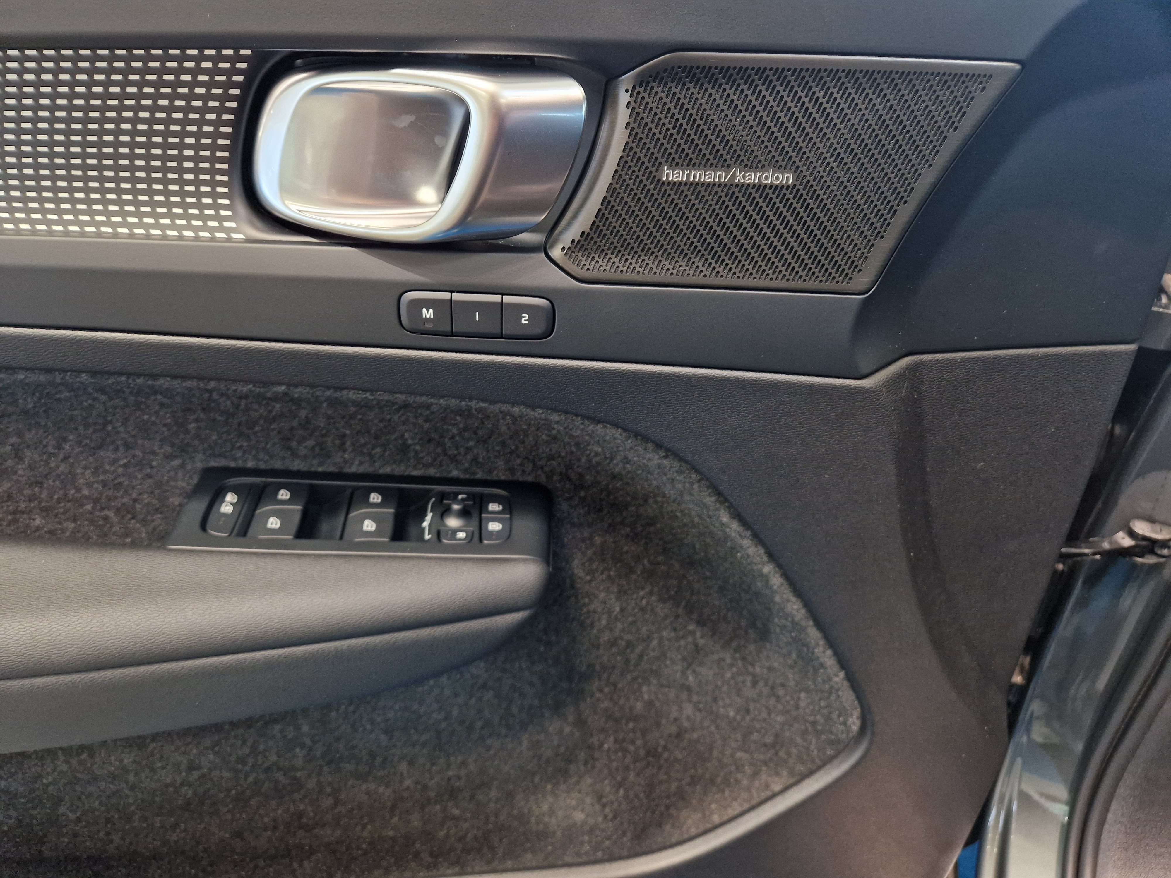 Volvo EX40 TWIN PLUS.