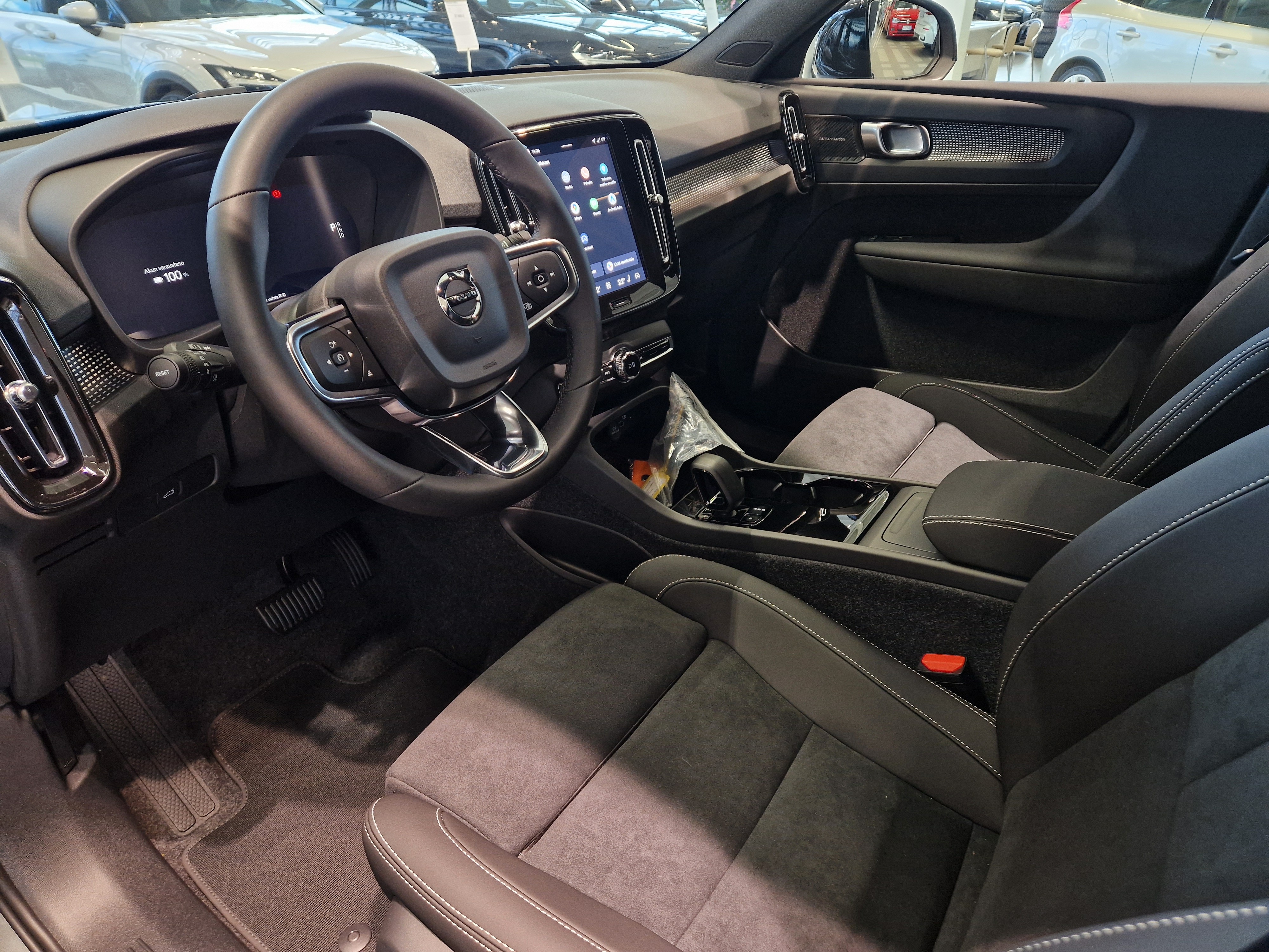 Volvo EX40 TWIN PLUS.