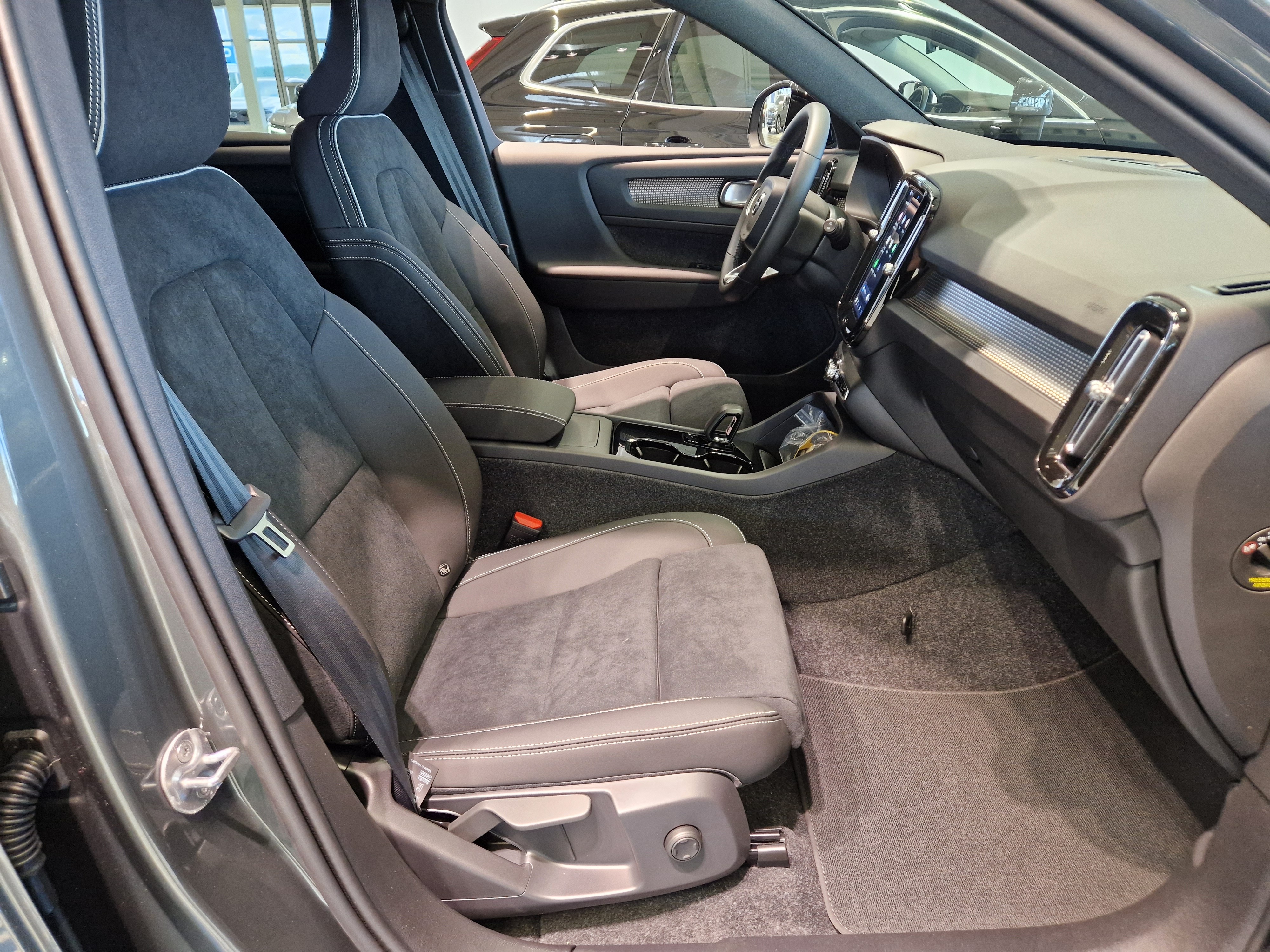 Volvo EX40 TWIN PLUS.