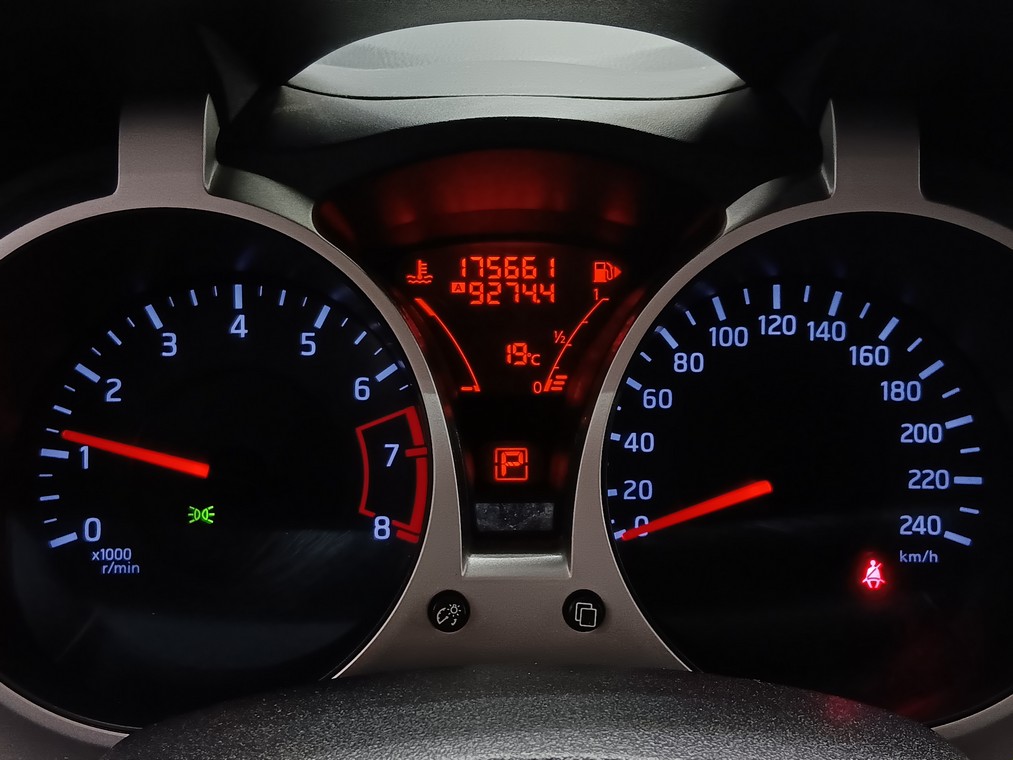 Nissan JUKE 1,6L DIG-T TEKNA 4WD MCVT SPORT ALLOYS