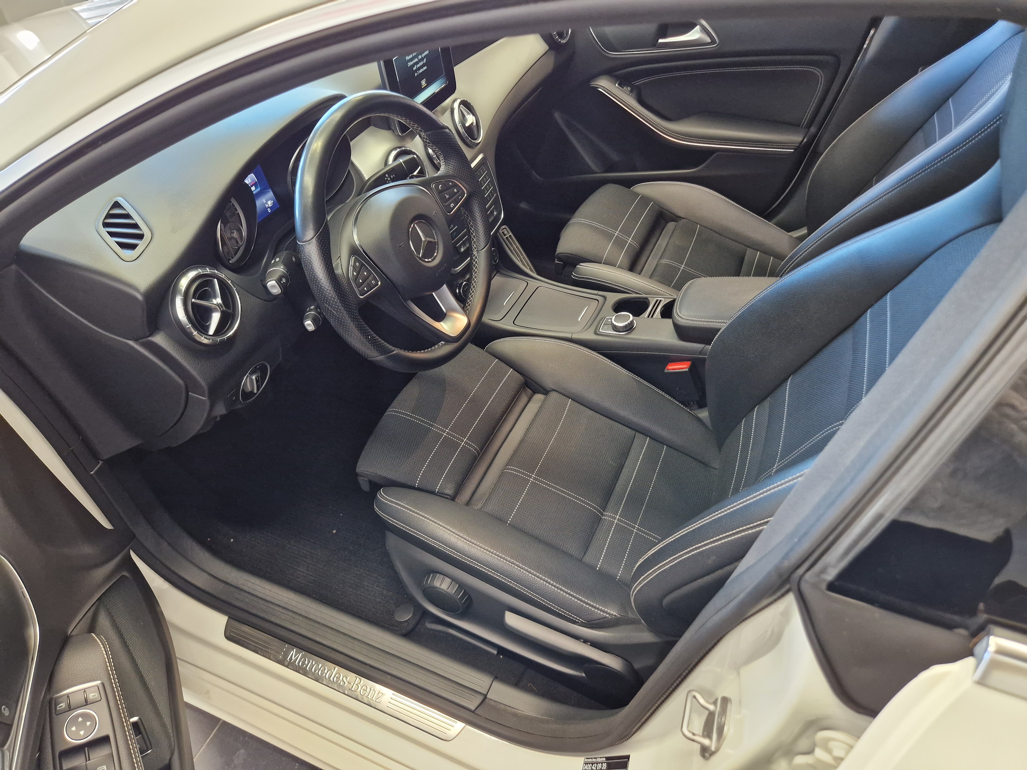 Mercedes-benz CLA 180 A PREMIUM BUSINESS