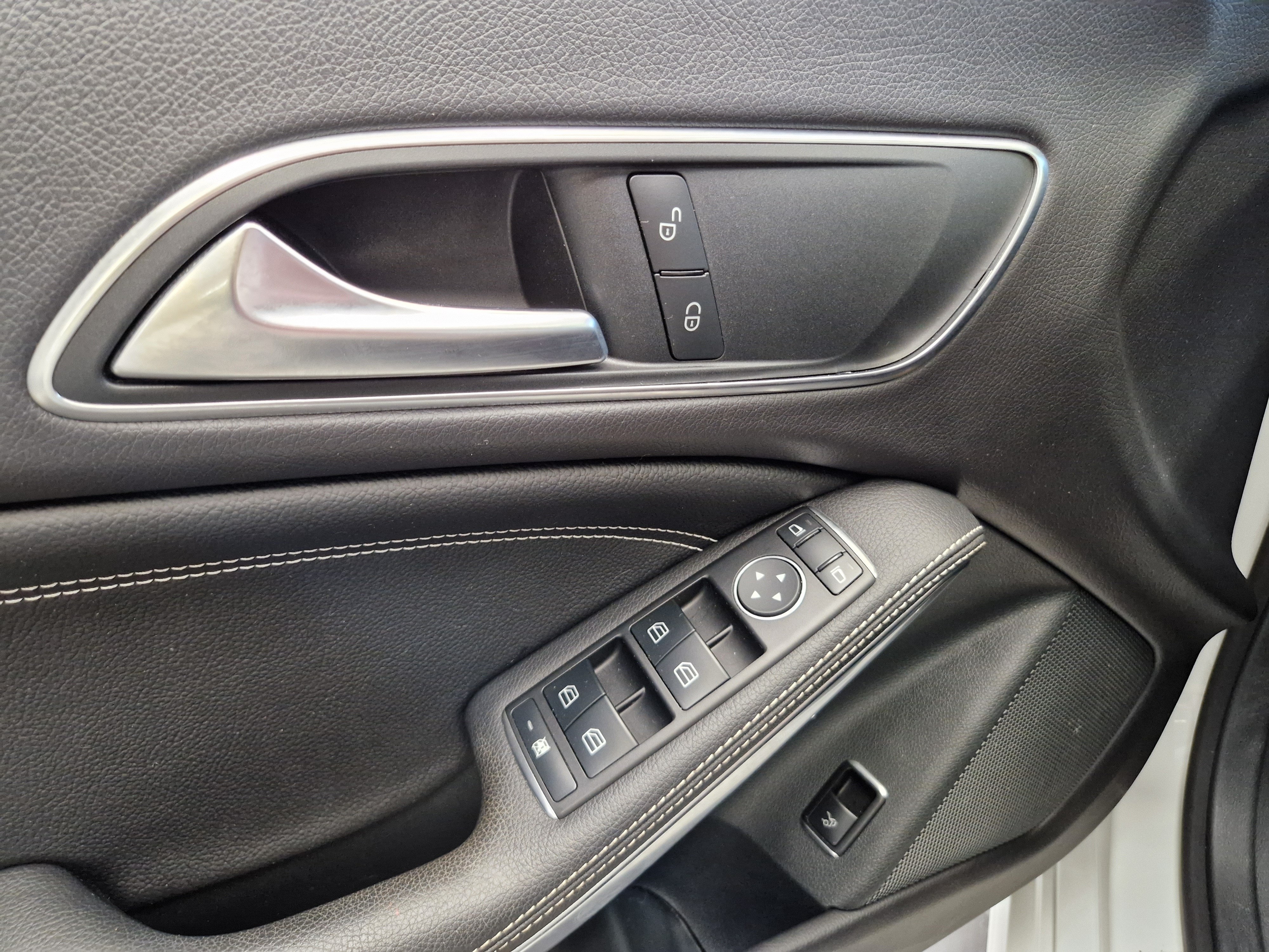 Mercedes-benz CLA 180 A PREMIUM BUSINESS