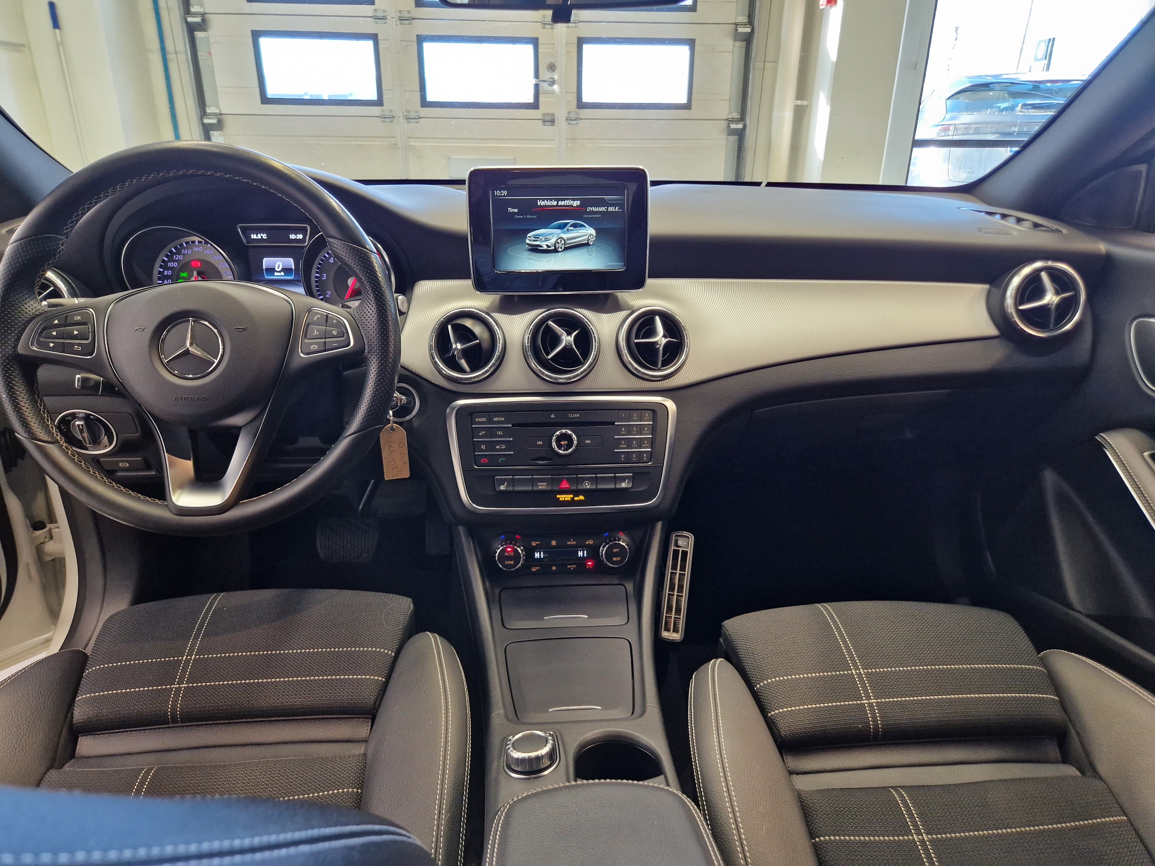 Mercedes-benz CLA 180 A PREMIUM BUSINESS