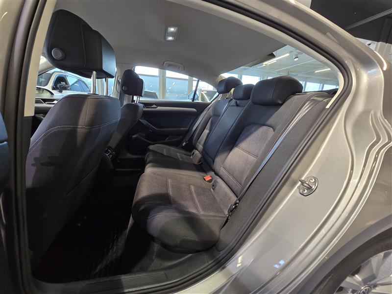 Volkswagen PASSAT SEDAN COMFORTLINE 1.4 TSI 92 KW (125 HV) DSG-AUTOM