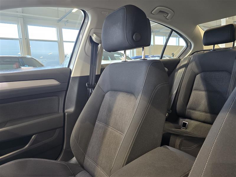 Volkswagen PASSAT SEDAN COMFORTLINE 1.4 TSI 92 KW (125 HV) DSG-AUTOM
