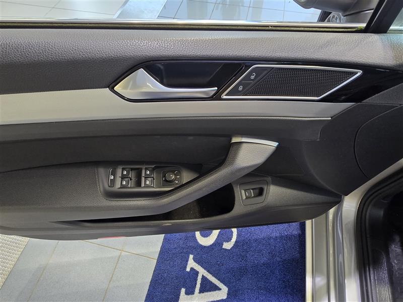 Volkswagen PASSAT SEDAN COMFORTLINE 1.4 TSI 92 KW (125 HV) DSG-AUTOM