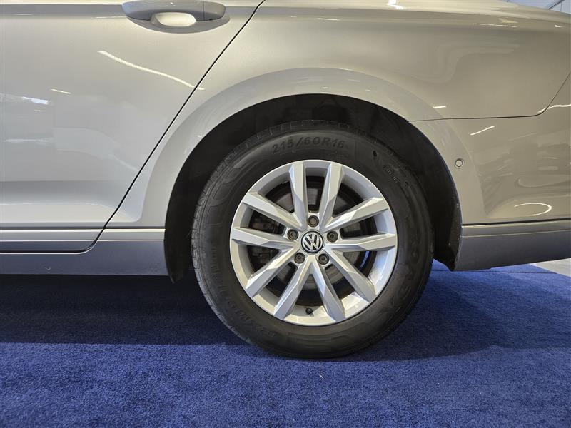 Volkswagen PASSAT SEDAN COMFORTLINE 1.4 TSI 92 KW (125 HV) DSG-AUTOM