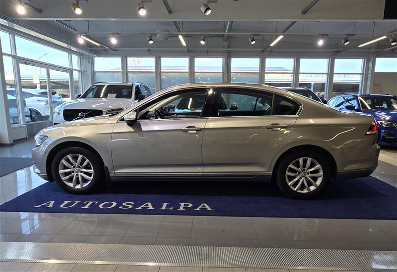 Volkswagen PASSAT SEDAN COMFORTLINE 1.4 TSI 92 KW (125 HV) DSG-AUTOM
