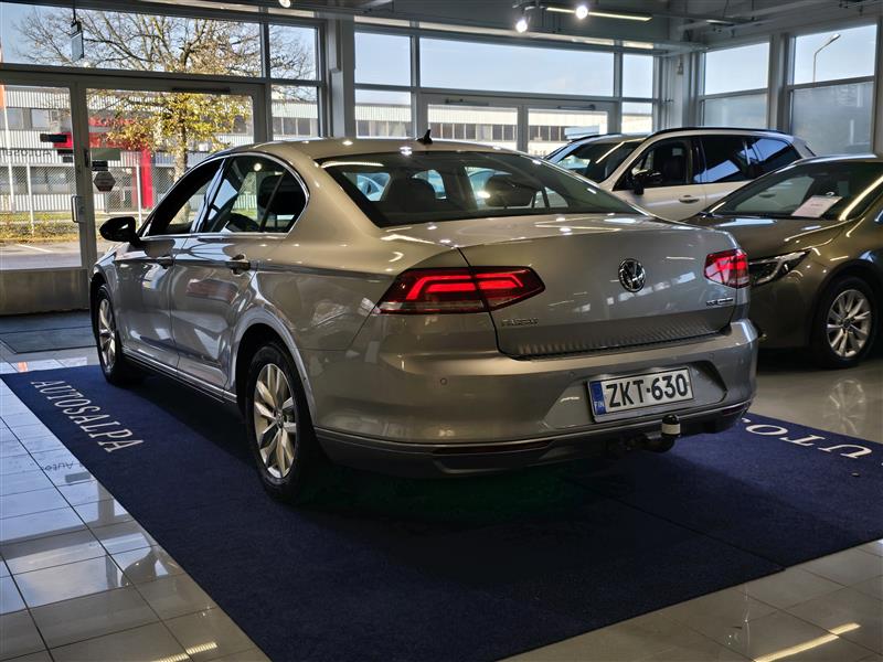 Volkswagen PASSAT SEDAN COMFORTLINE 1.4 TSI 92 KW (125 HV) DSG-AUTOM