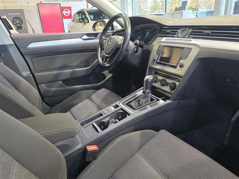 Volkswagen PASSAT SEDAN COMFORTLINE 1.4 TSI 92 KW (125 HV) DSG-AUTOM