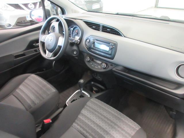 Toyota YARIS 1,5 HYBRID LIFE 5OV
