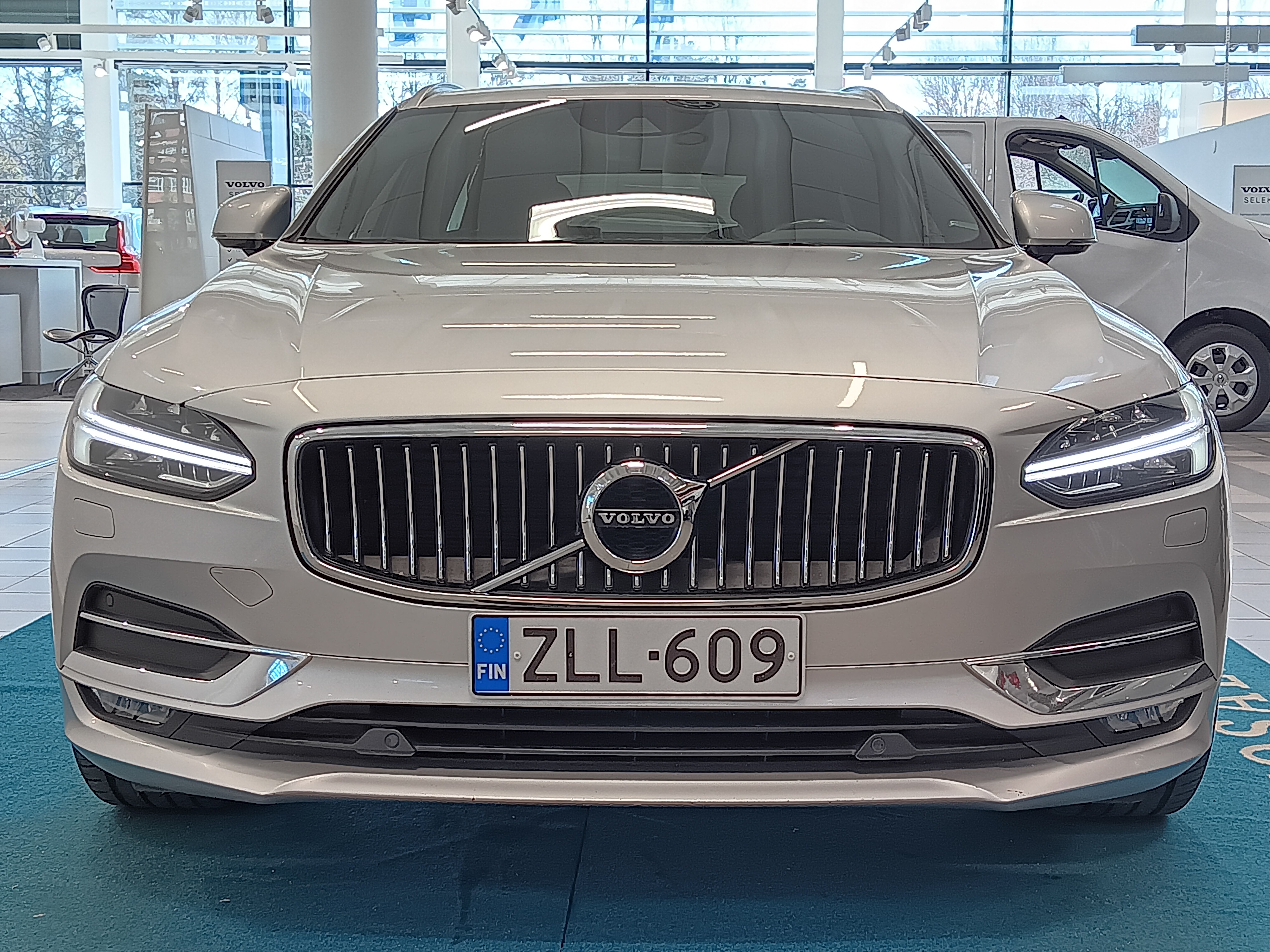 Volvo V90 2017, kuva 2/22