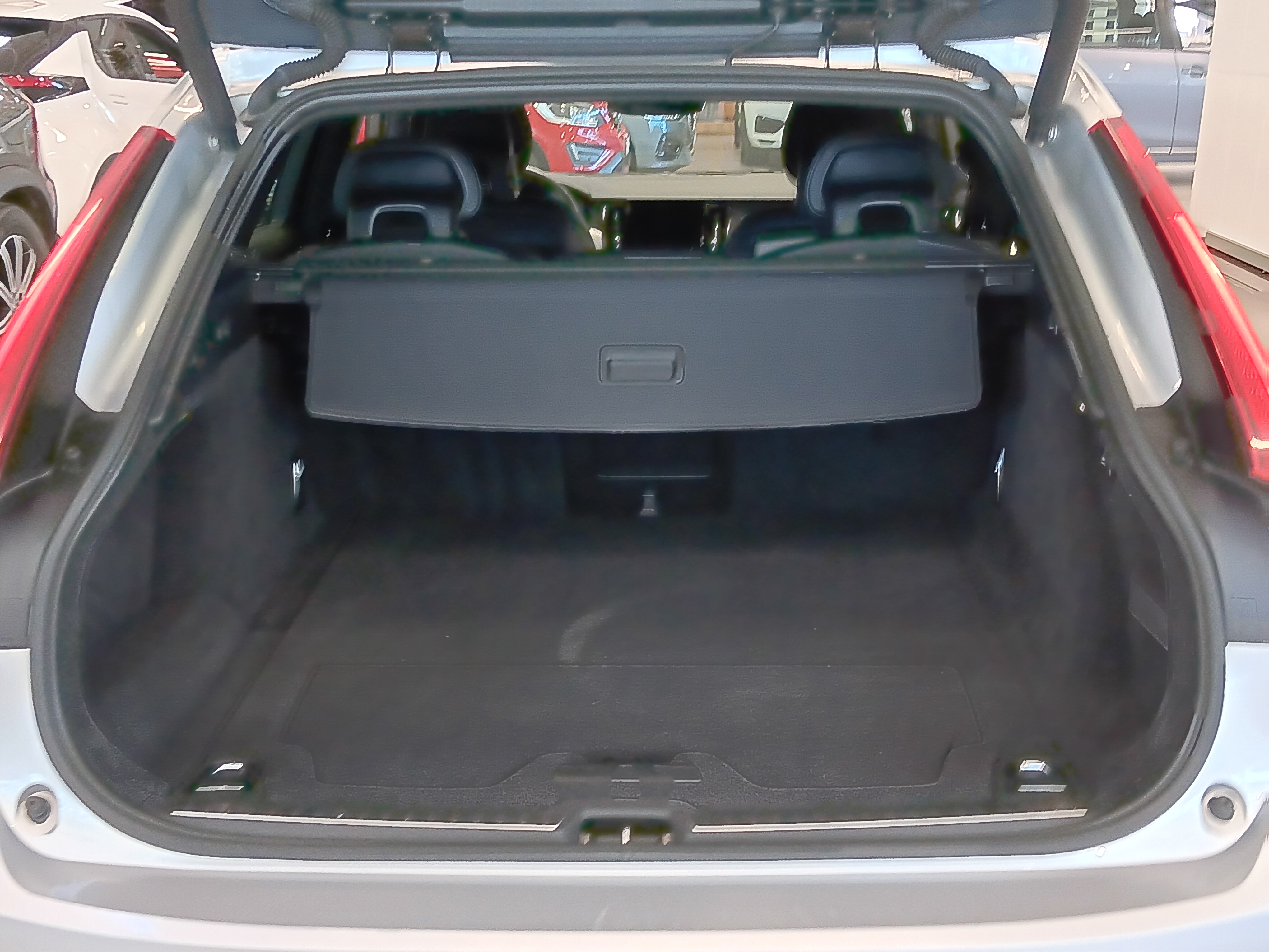 Volvo V90 2017, kuva 5/22