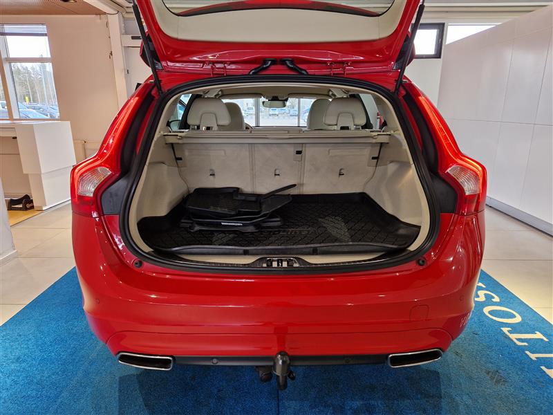 Volvo V60 T3 SUMMUM AUT.
