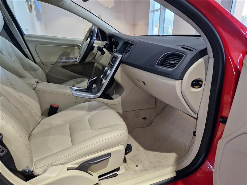 Volvo V60 T3 SUMMUM AUT.