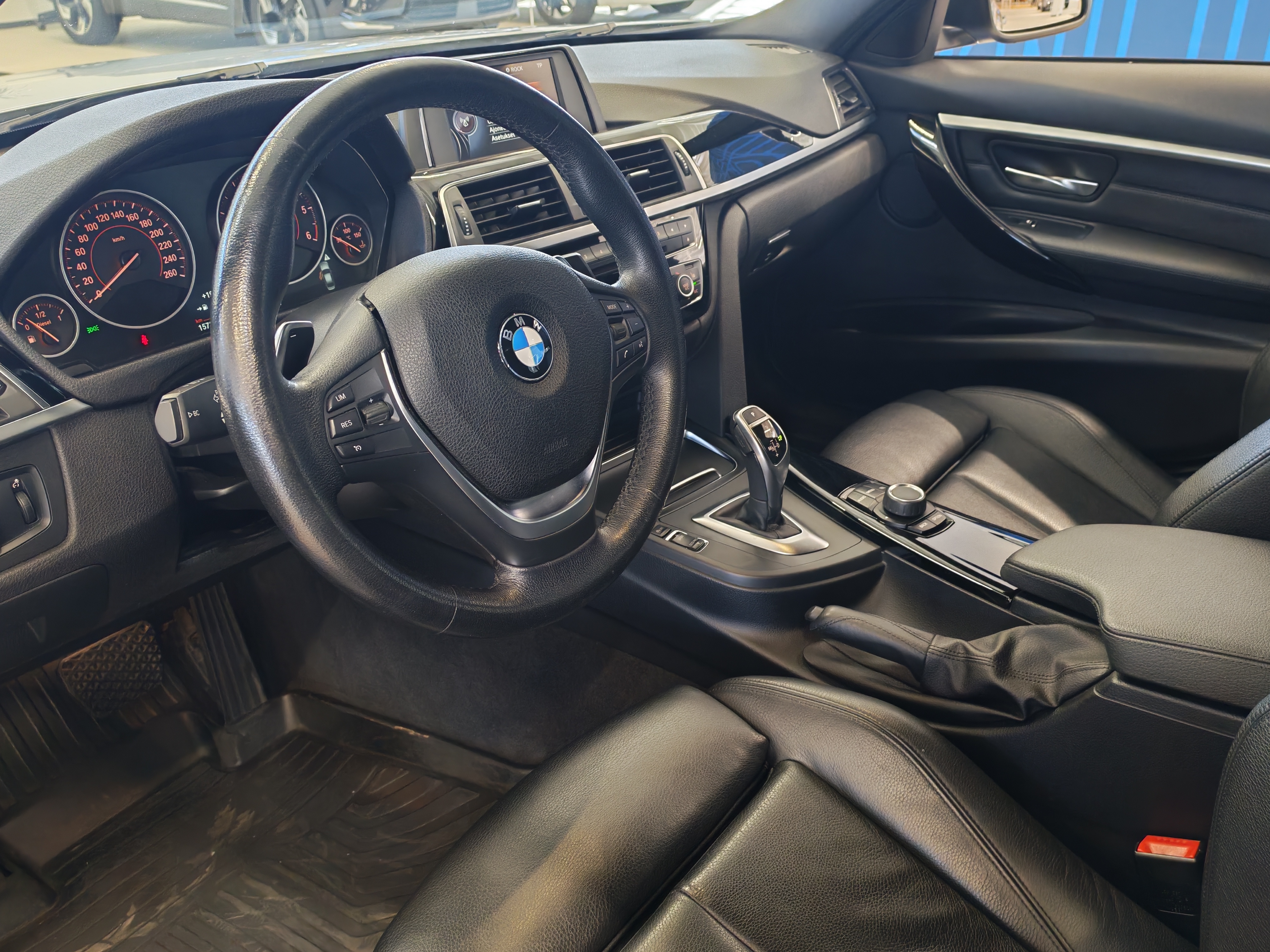 BMW 320 2017, kuva 4/16
