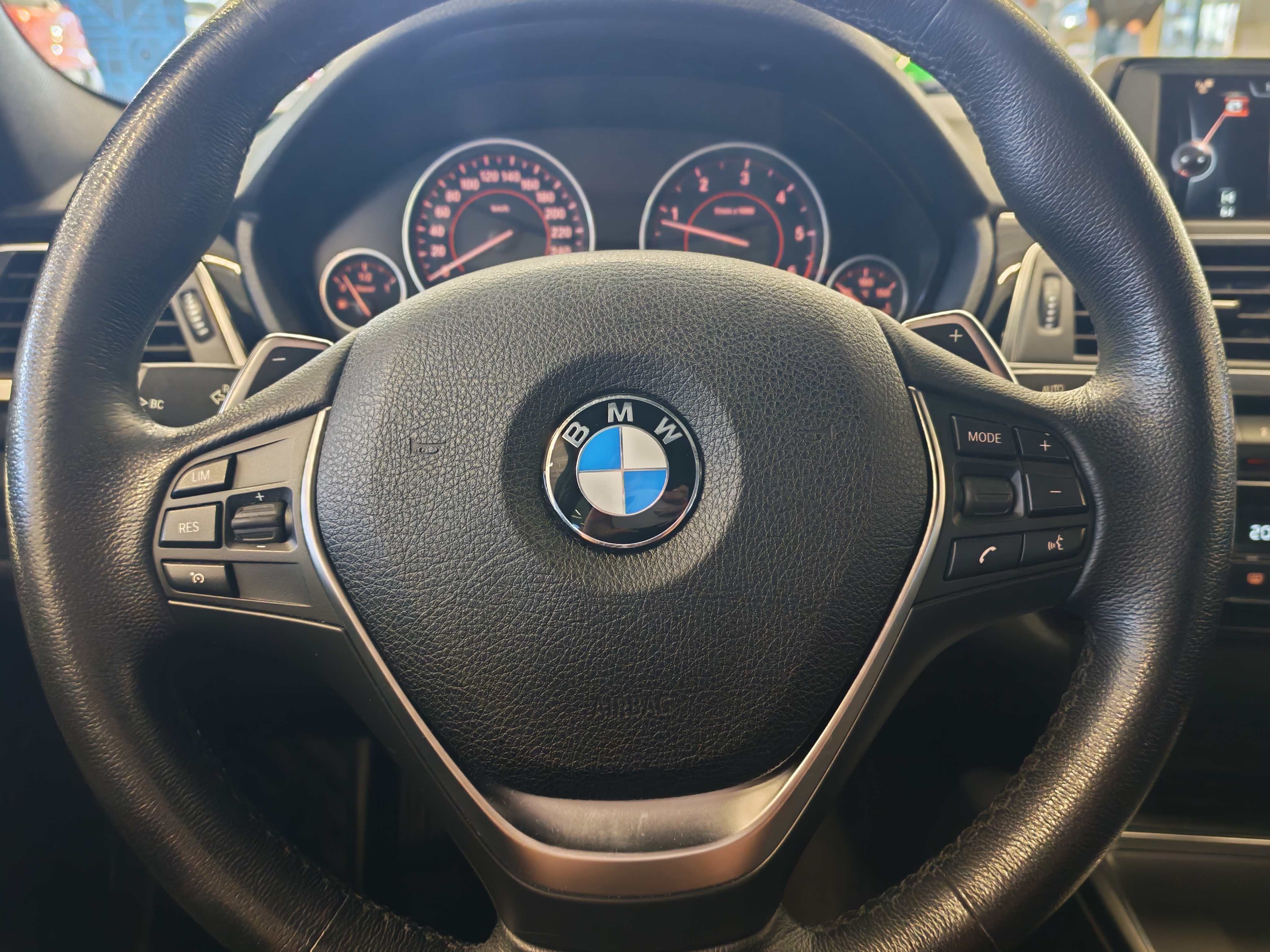 BMW 320 2017, kuva 6/16