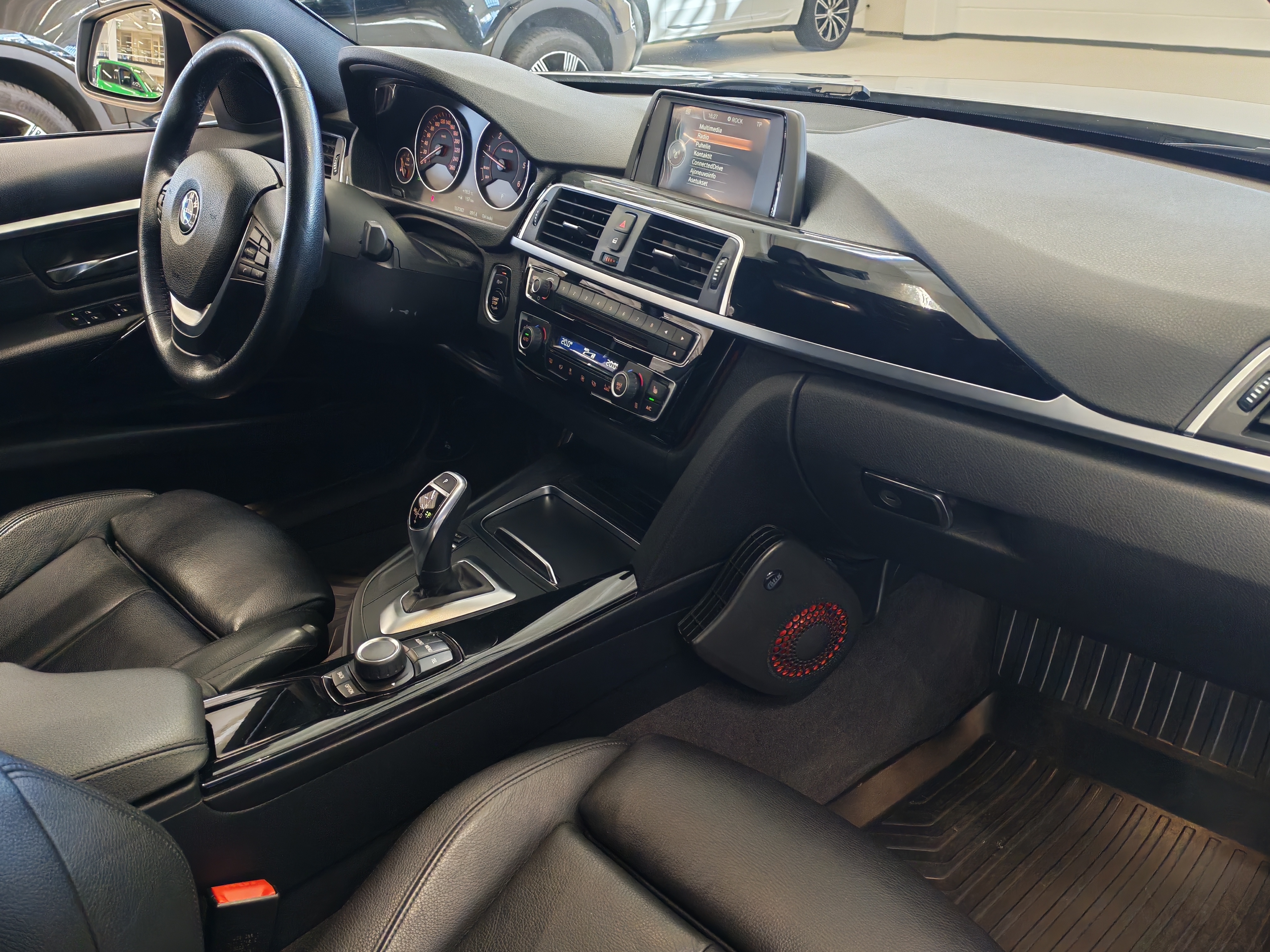Bmw 320 F30 SEDAN 320D A XDRIVE BUSINESS EXCLUSIVE XDRIVE