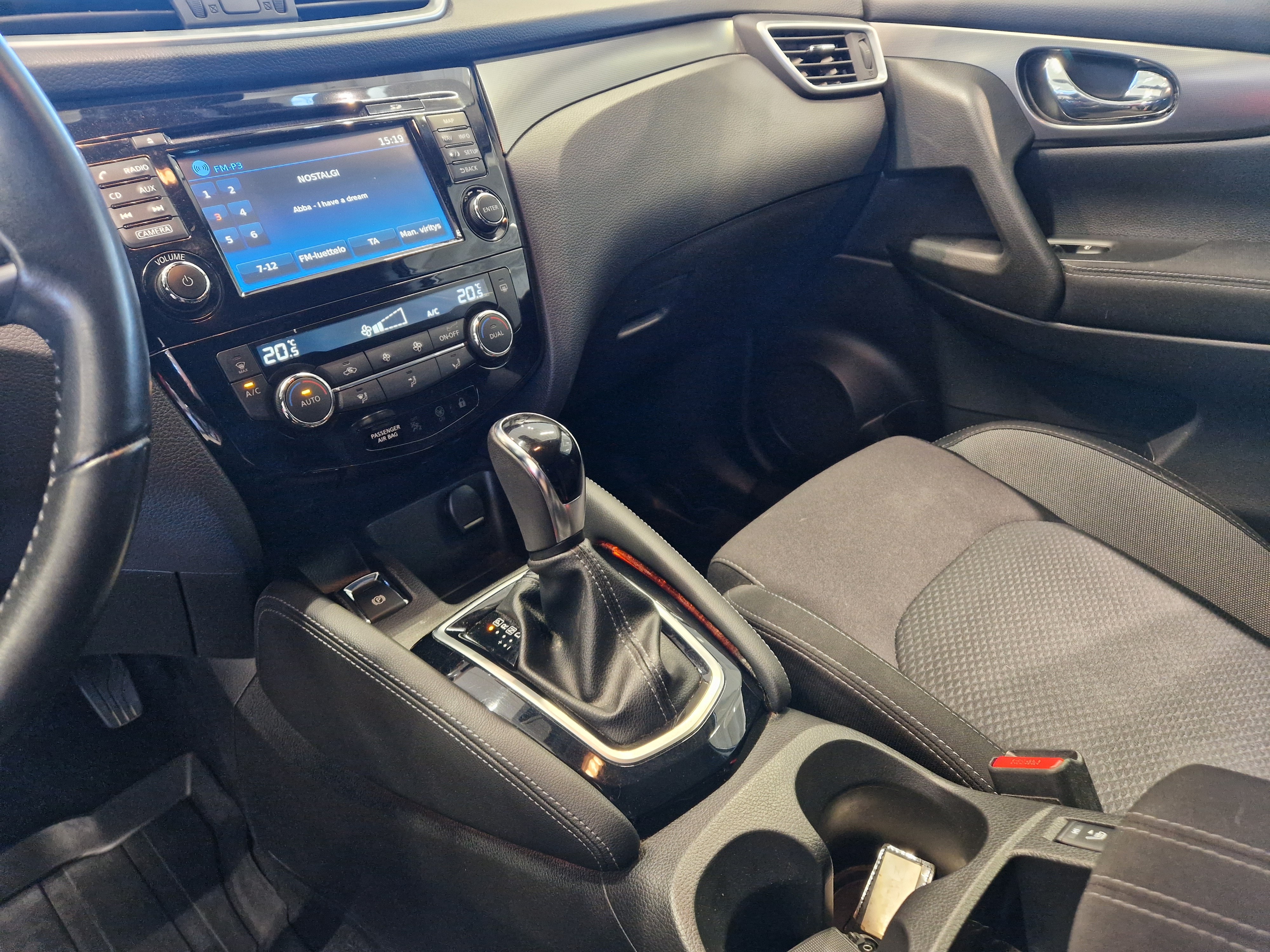 Nissan QASHQAI DIG-T 115 N-CONNECTA 2WD XTRONIC PFEB
