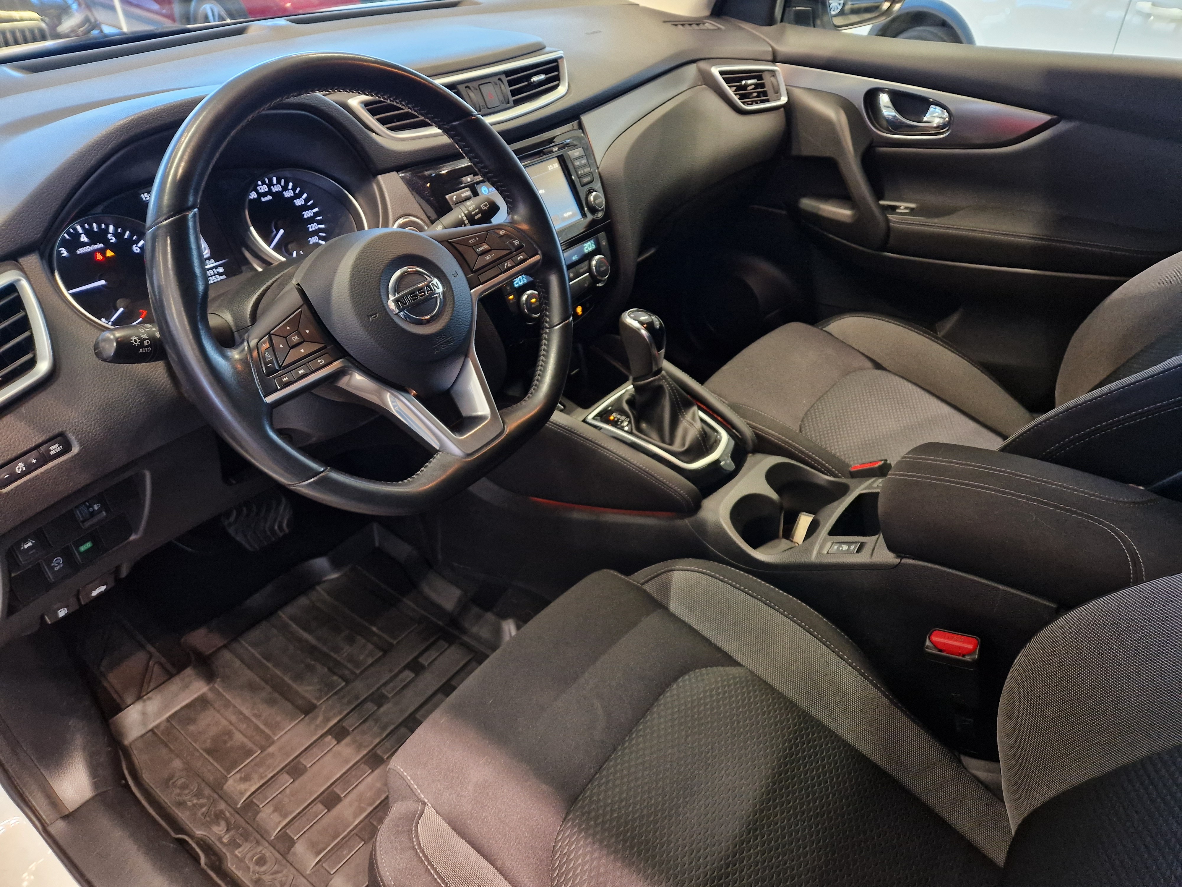 Nissan QASHQAI DIG-T 115 N-CONNECTA 2WD XTRONIC PFEB