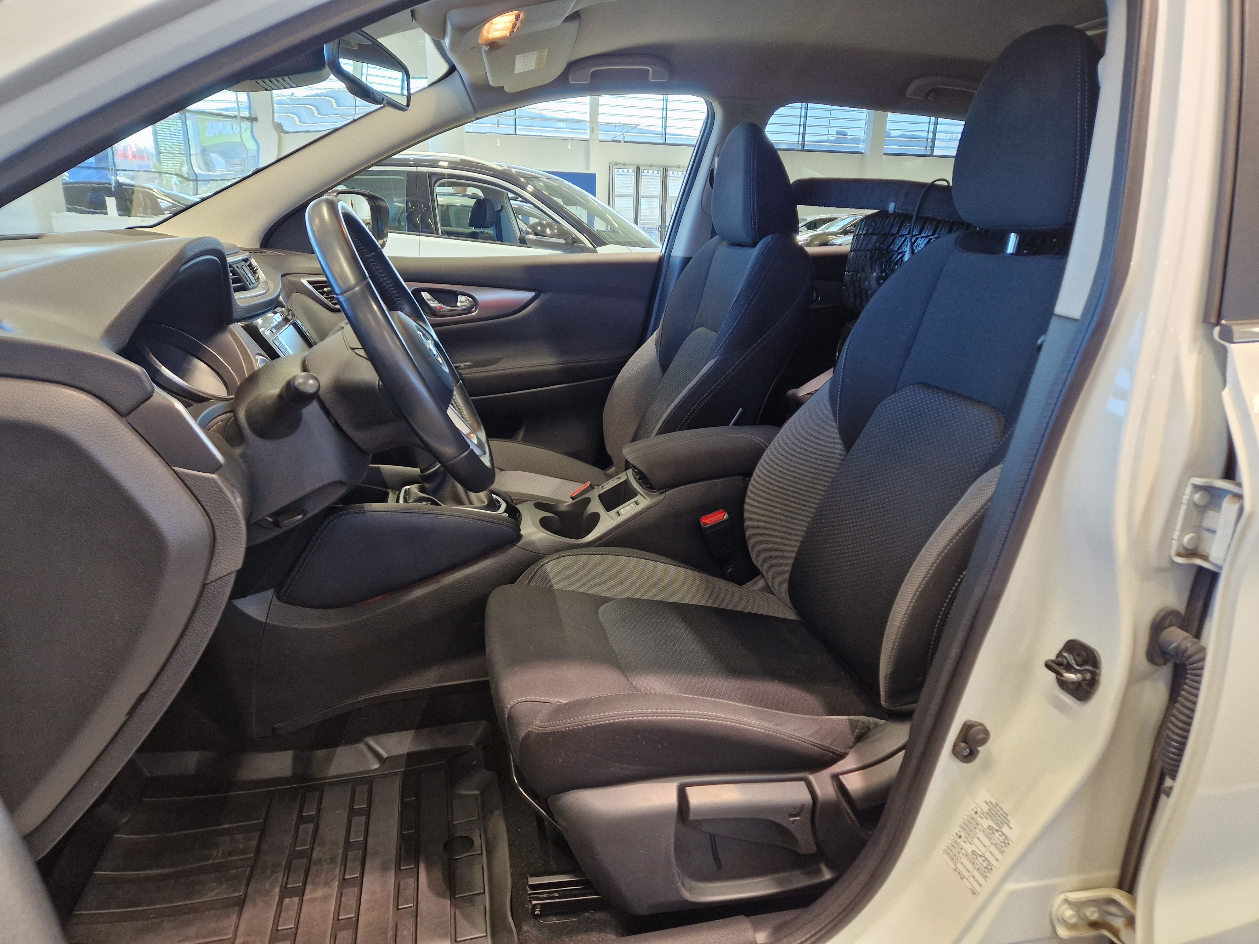 Nissan QASHQAI DIG-T 115 N-CONNECTA 2WD XTRONIC PFEB