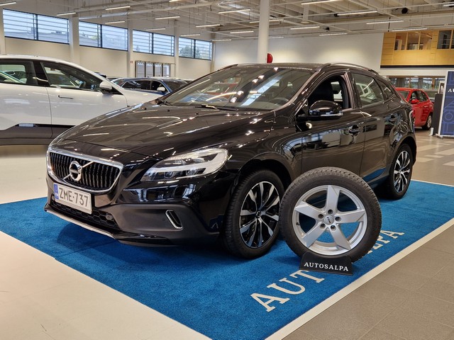 Volvo V40 CROSS COUNTRY T3 BUSINESS PRO AUT TAKUU 24KK/40TKM
