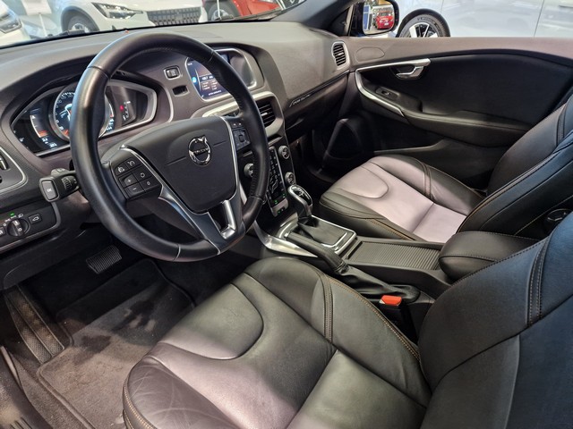 Volvo V40 CROSS COUNTRY T3 BUSINESS PRO AUT TAKUU 24KK/40TKM