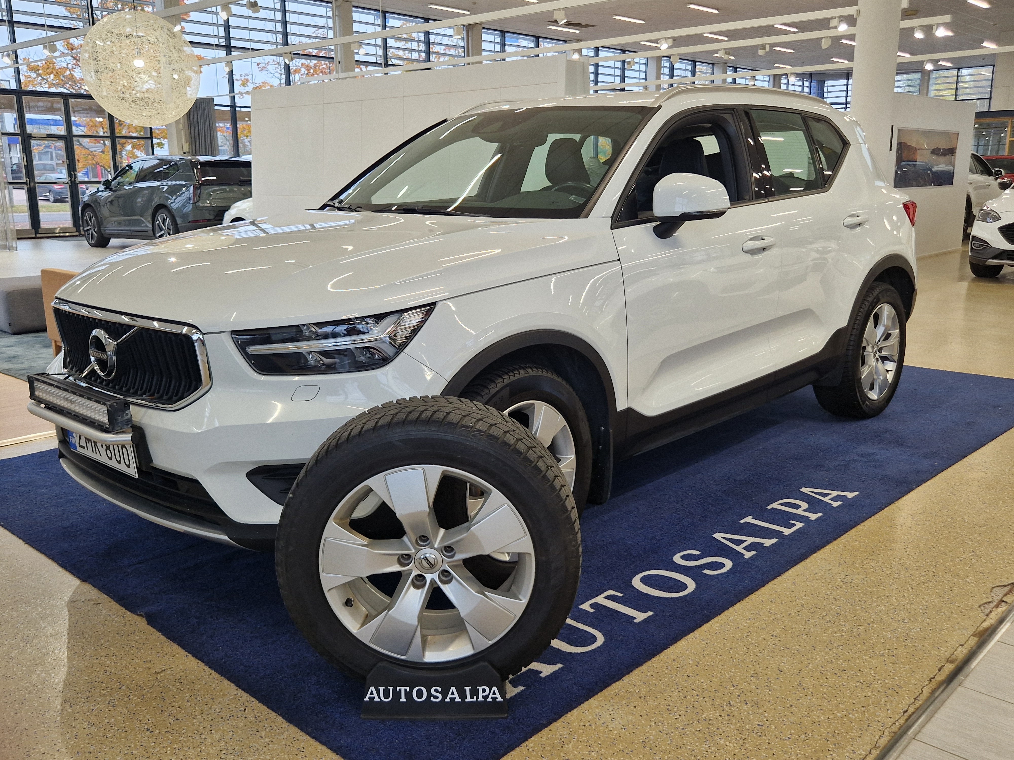 Volvo XC40 D3 AWD Momentum aut. 2019, bild 2/18