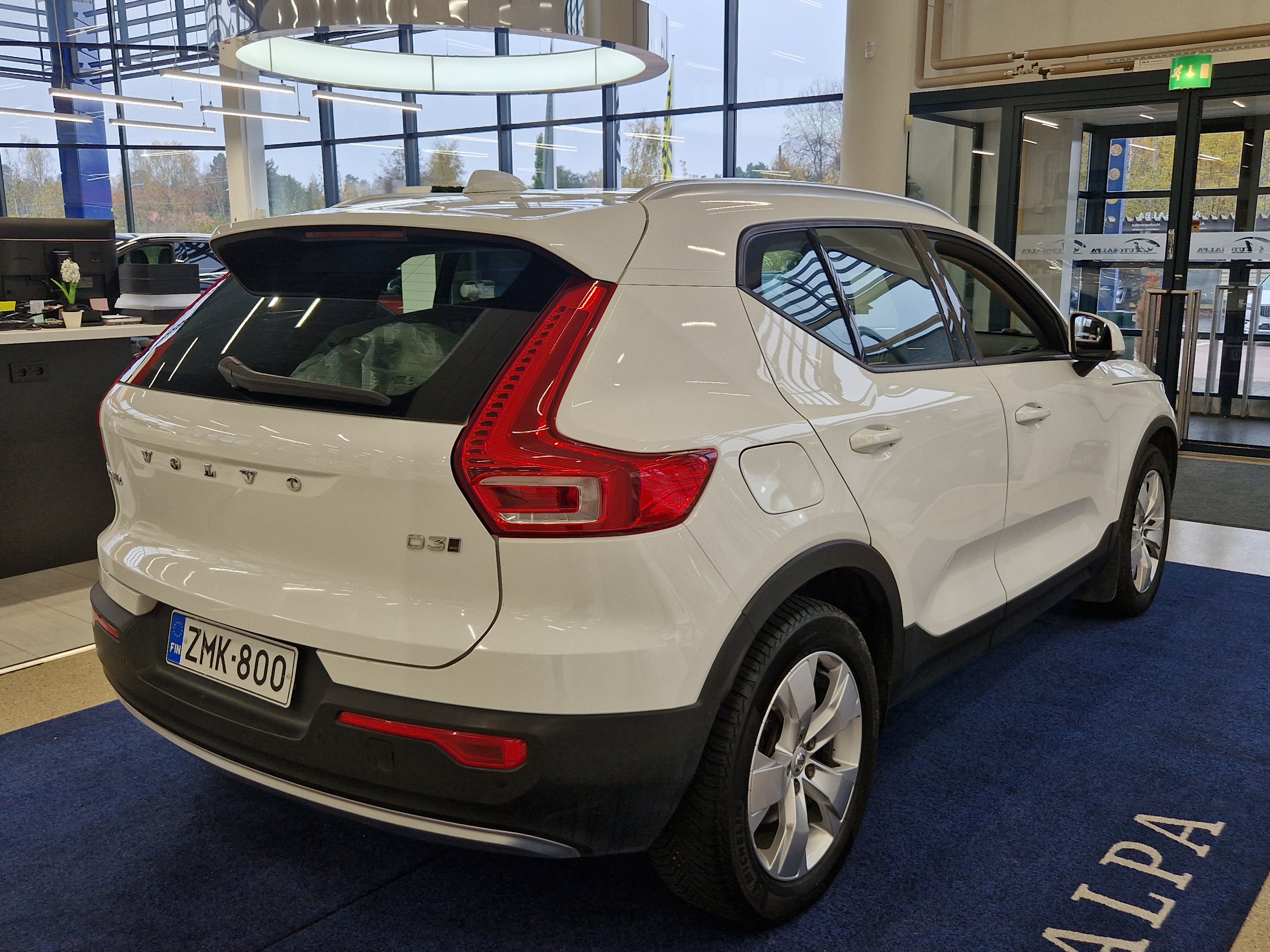 Volvo XC40 D3 AWD Momentum aut. 2019, bild 3/18