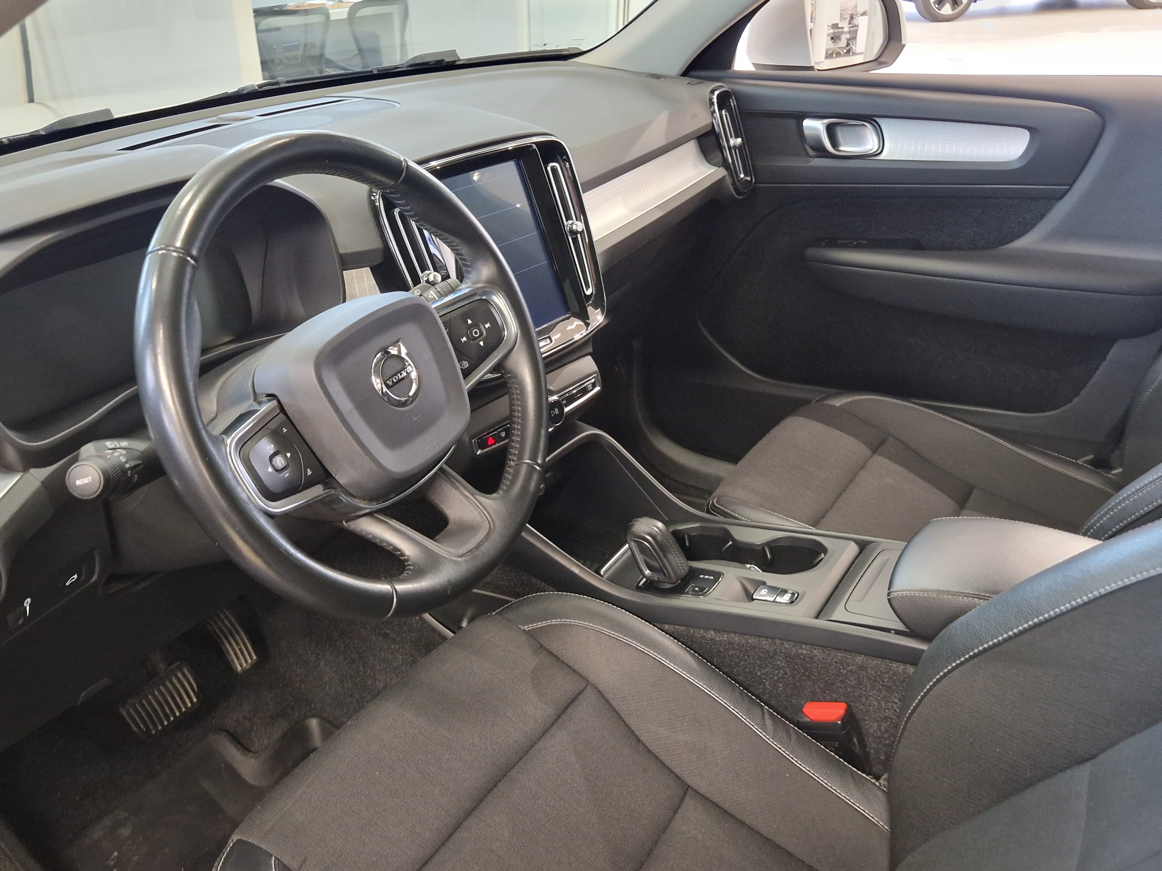 Volvo XC40 D3 AWD Momentum aut. 2019, bild 5/18