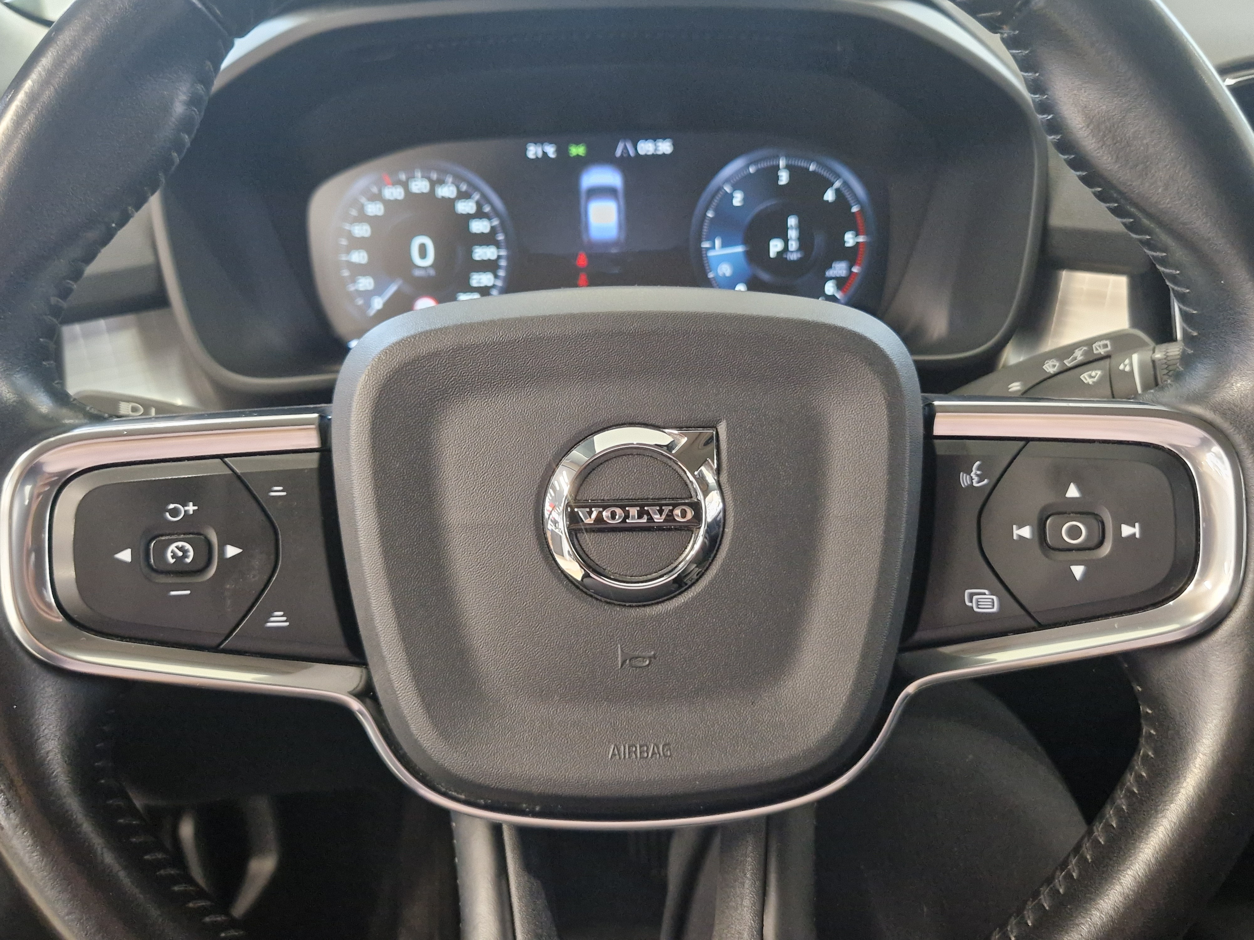 Volvo XC40 D3 AWD Momentum aut. 2019, bild 6/18