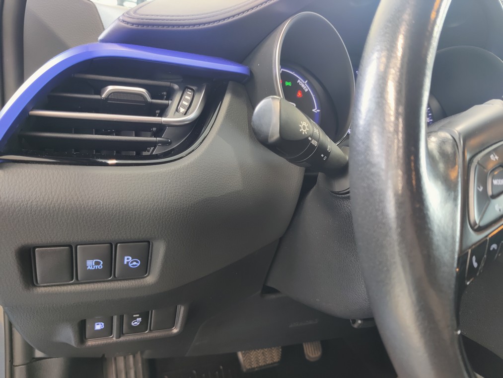 Toyota C-HR 1,8 HYBRID STYLE