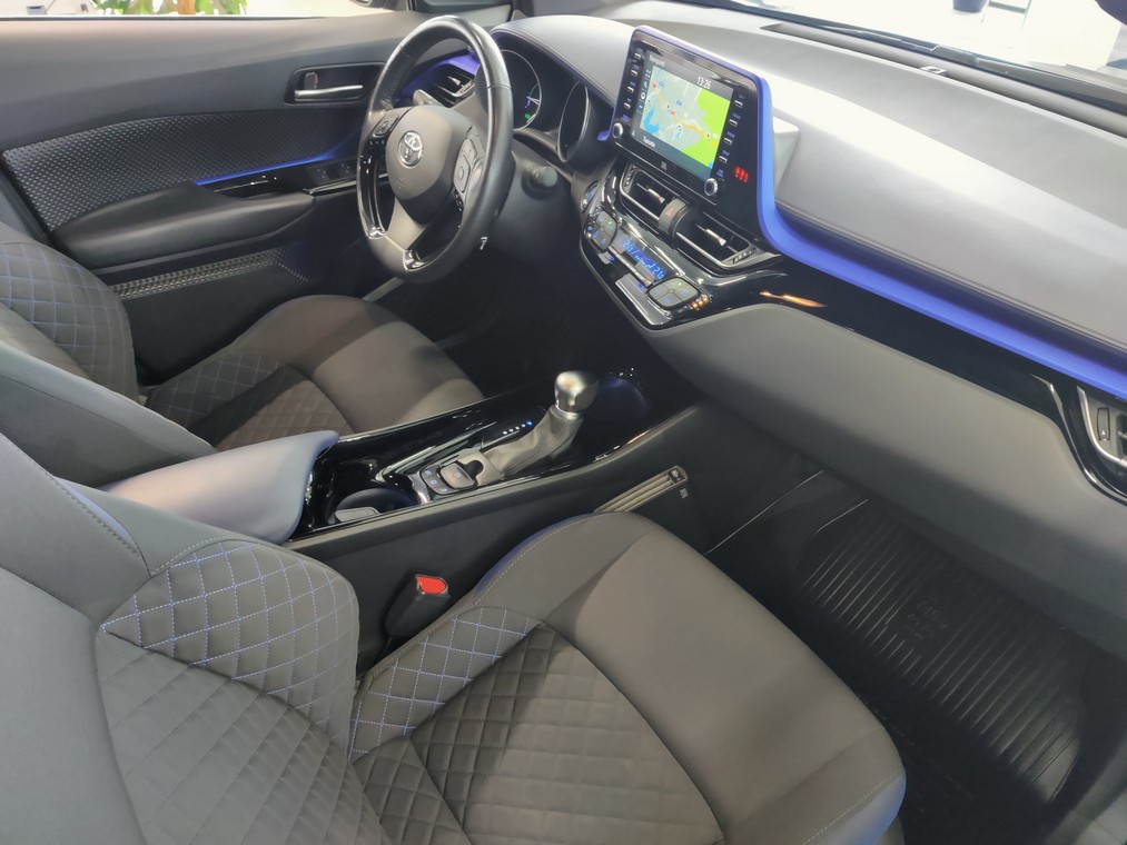 Toyota C-HR 1,8 HYBRID STYLE