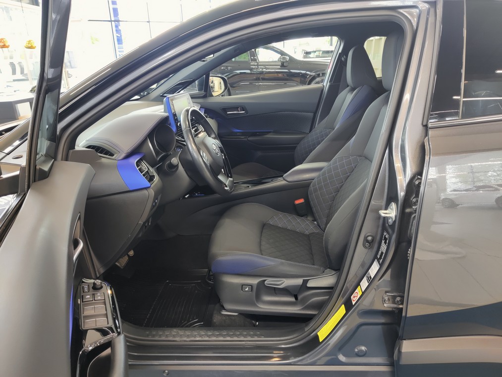 Toyota C-HR 1,8 HYBRID STYLE