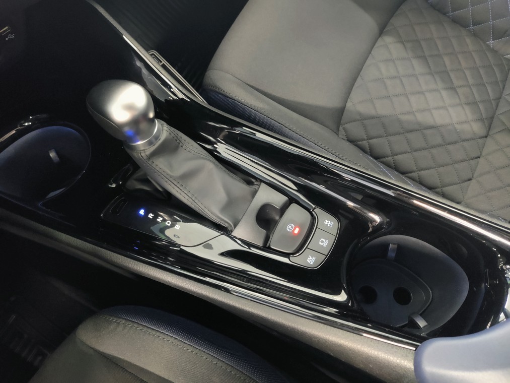 Toyota C-HR 1,8 HYBRID STYLE