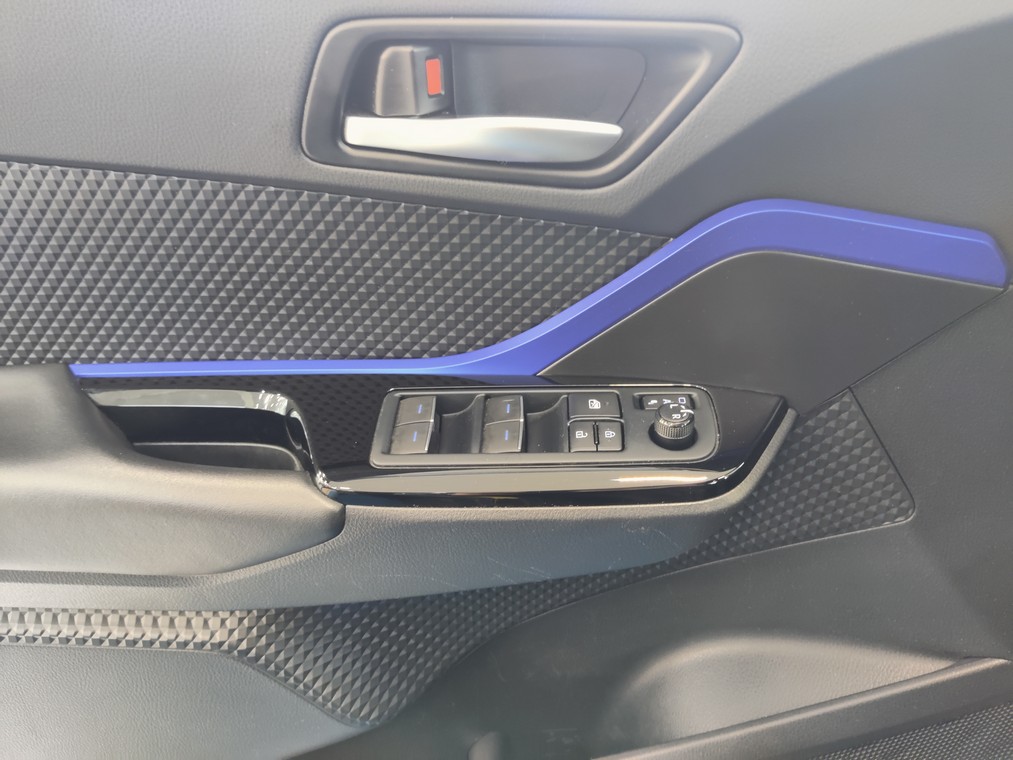 Toyota C-HR 1,8 HYBRID STYLE