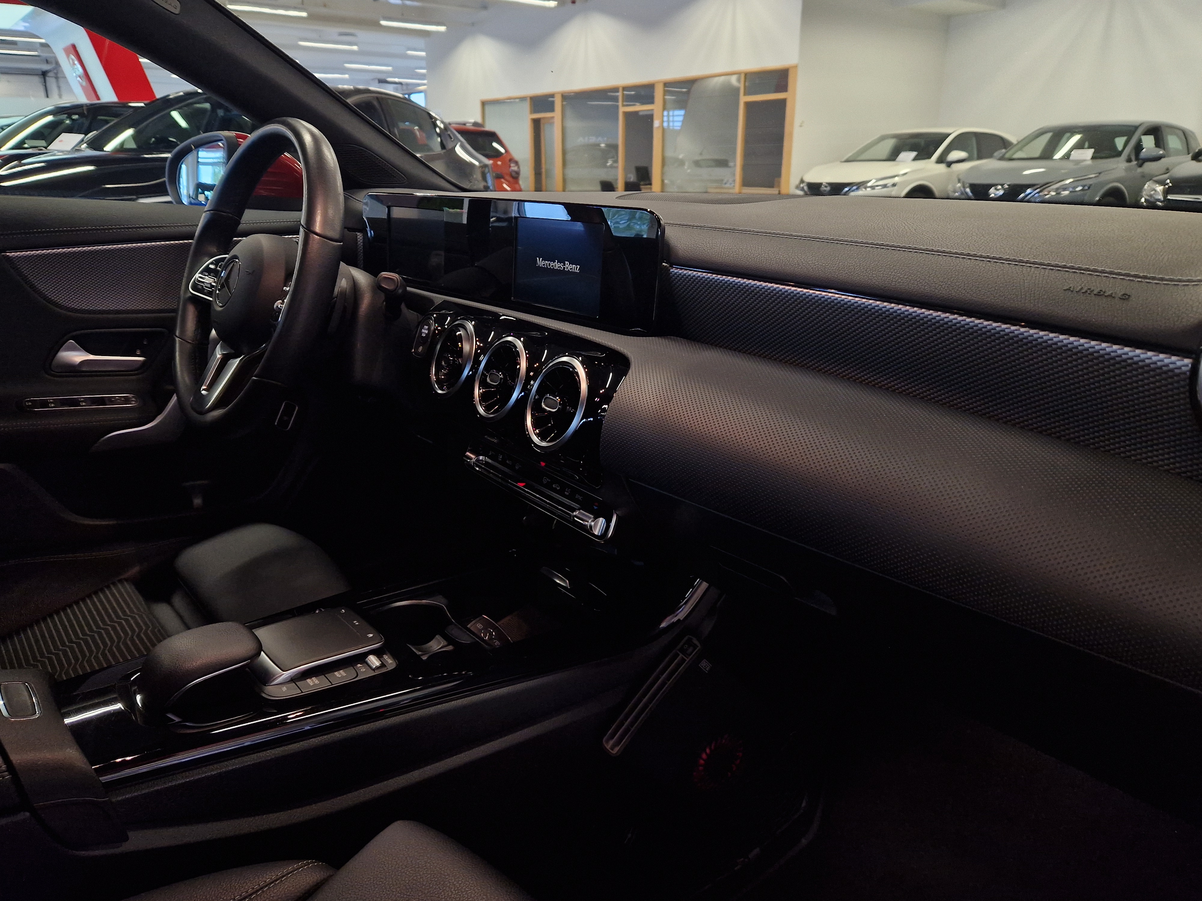 Mercedes-benz CLA 180 A BUSINESS PROGRESSIVE TAKUU 12KK/20TKM