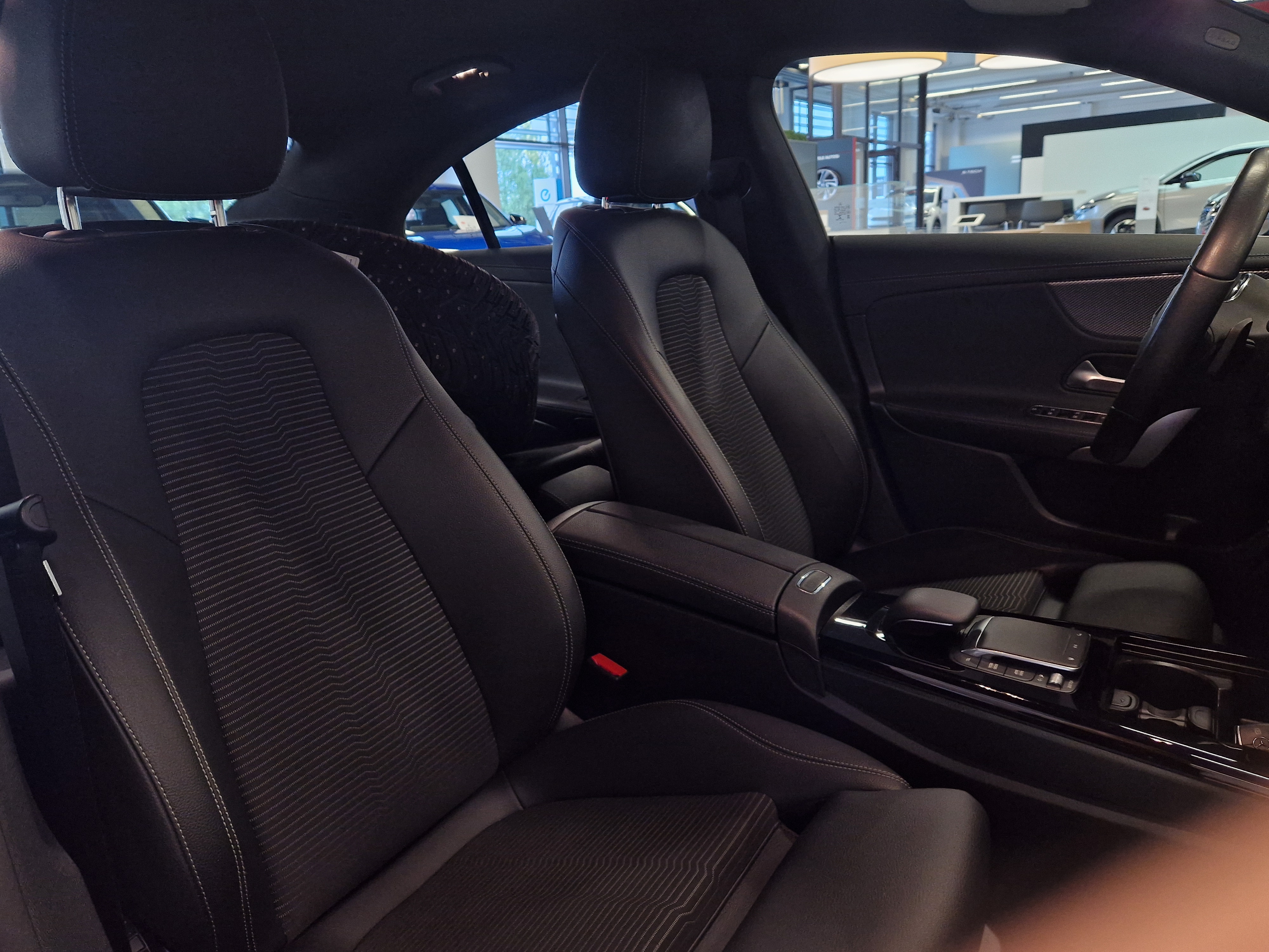 Mercedes-benz CLA 180 A BUSINESS PROGRESSIVE TAKUU 12KK/20TKM