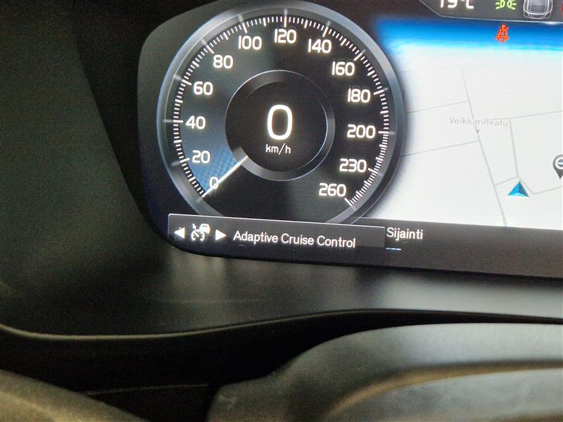 Volvo XC40 T4 BUSINESS R-DESIGN AUT.TAKUU12KK/20TKM
