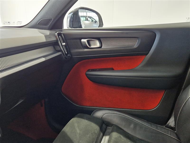Volvo XC40 T4 BUSINESS R-DESIGN AUT.TAKUU12KK/20TKM