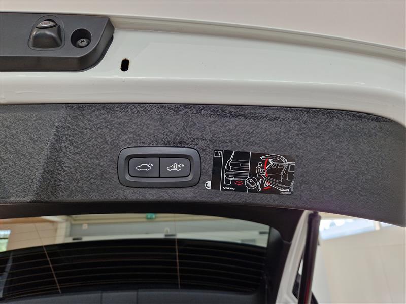 Volvo XC40 T4 BUSINESS R-DESIGN AUT.TAKUU12KK/20TKM