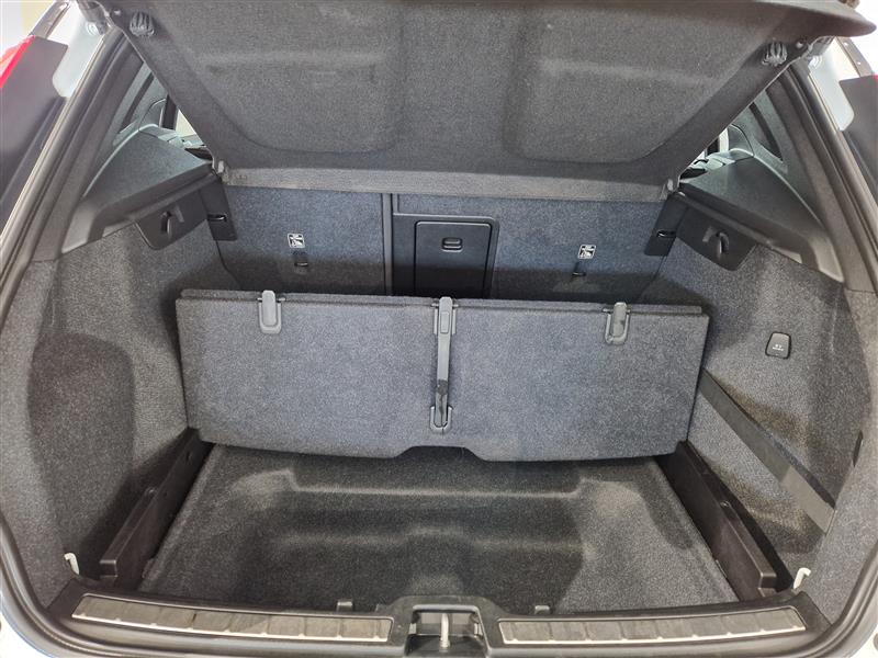 Volvo XC40 T4 BUSINESS R-DESIGN AUT.TAKUU12KK/20TKM