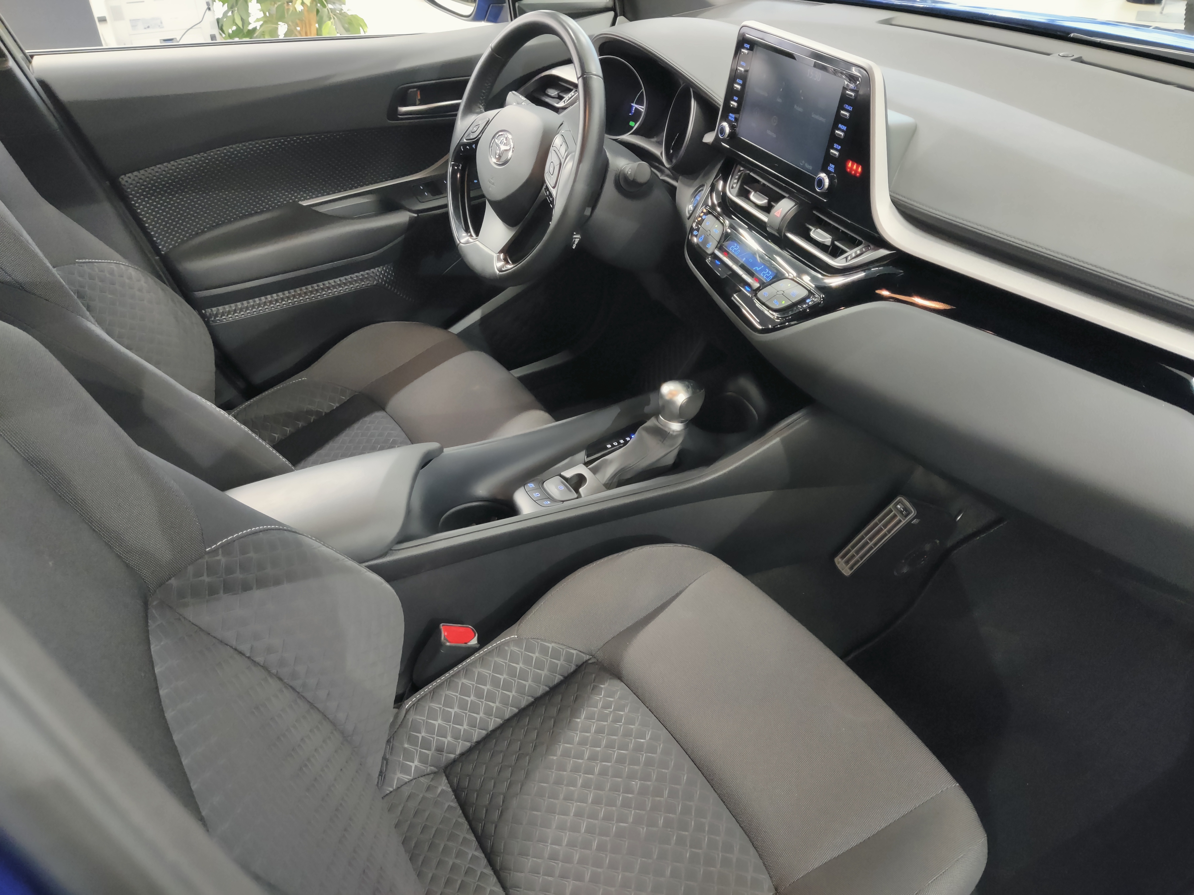 Toyota C-HR 1,8 HYBRID ACTIVE EDITION