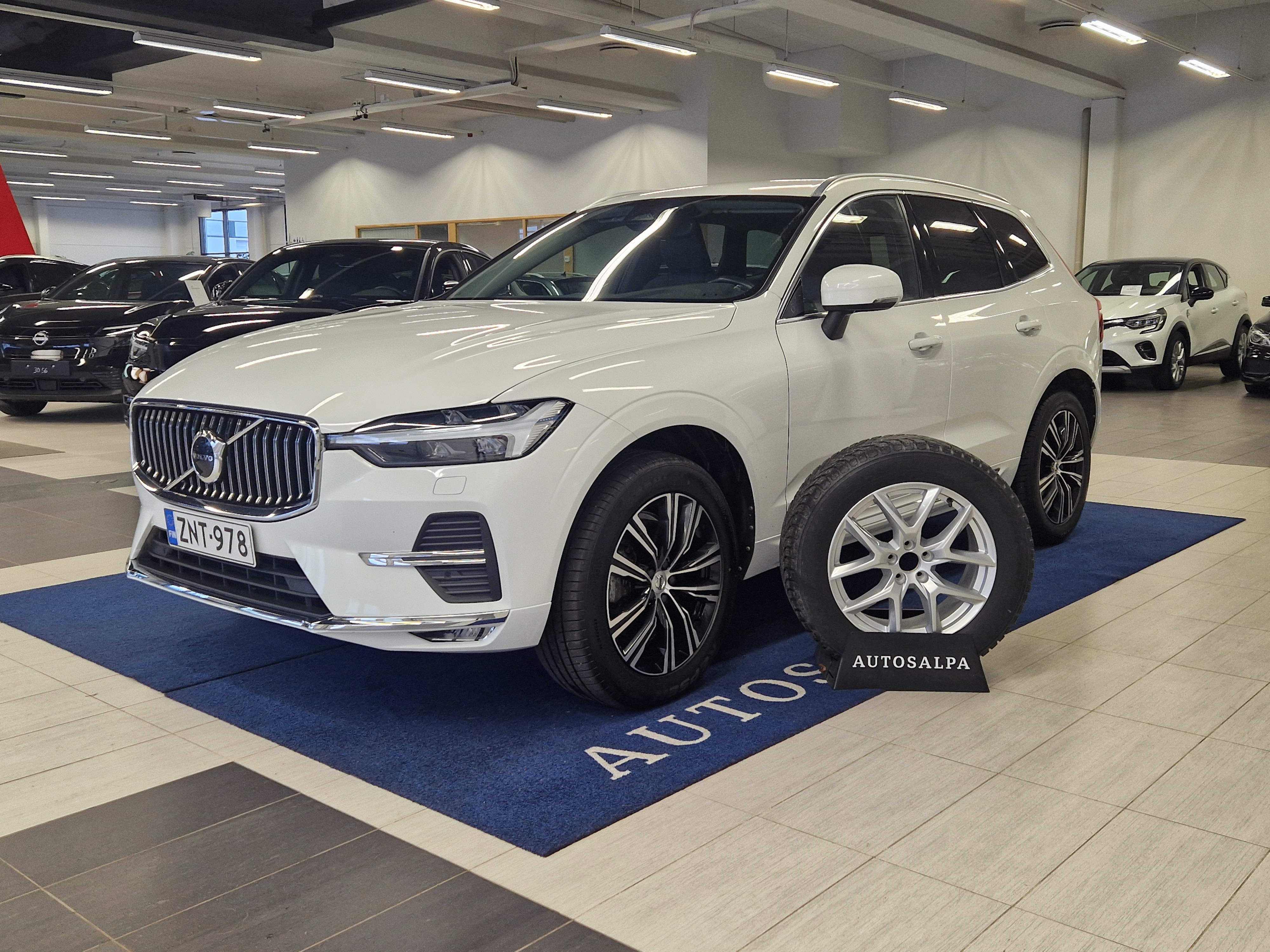 Volvo XC60 B5 AWD D-MHEV Inscription aut 2022, bild 2/21