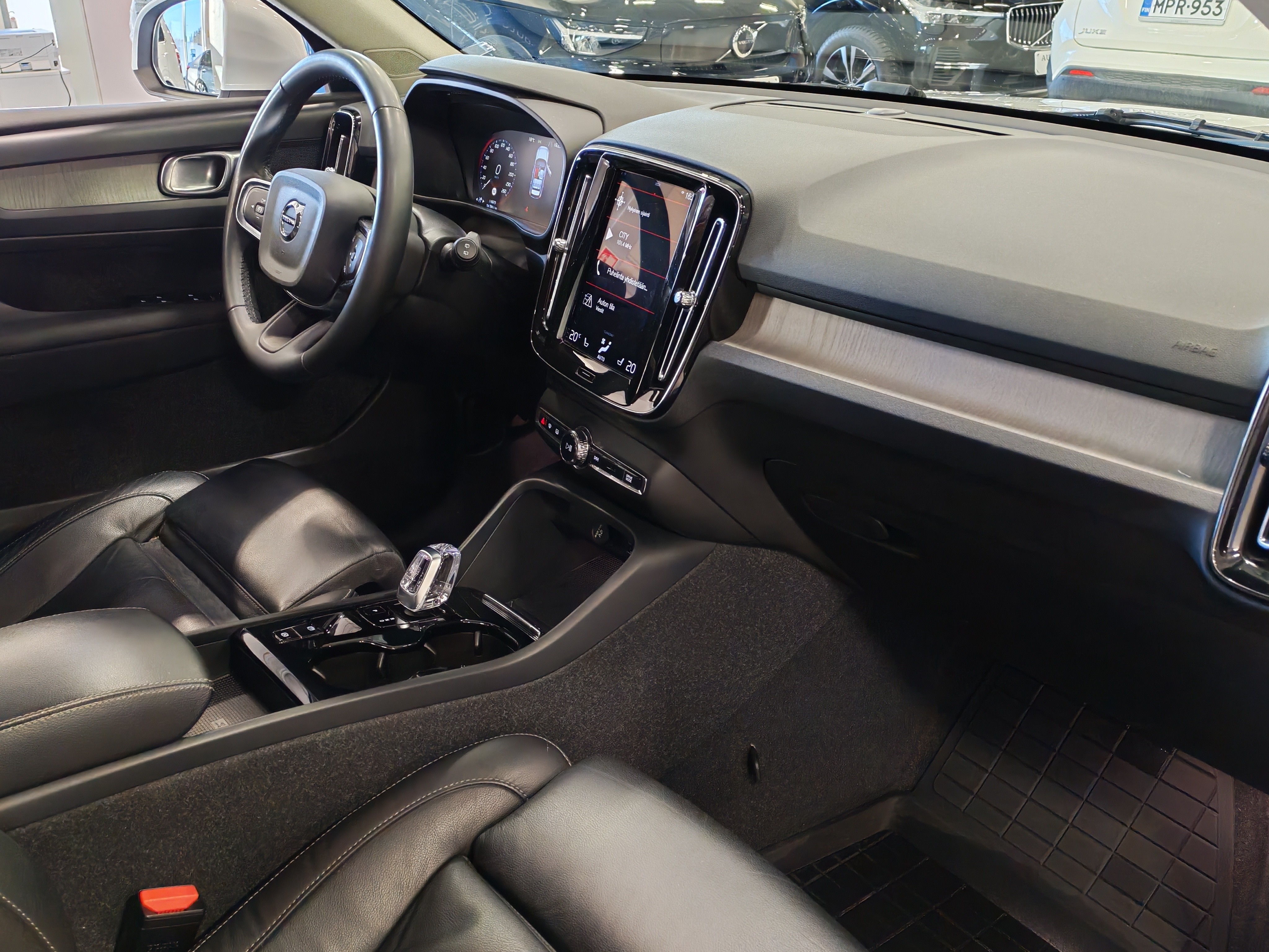 Volvo XC40 2022, kuva 7/18