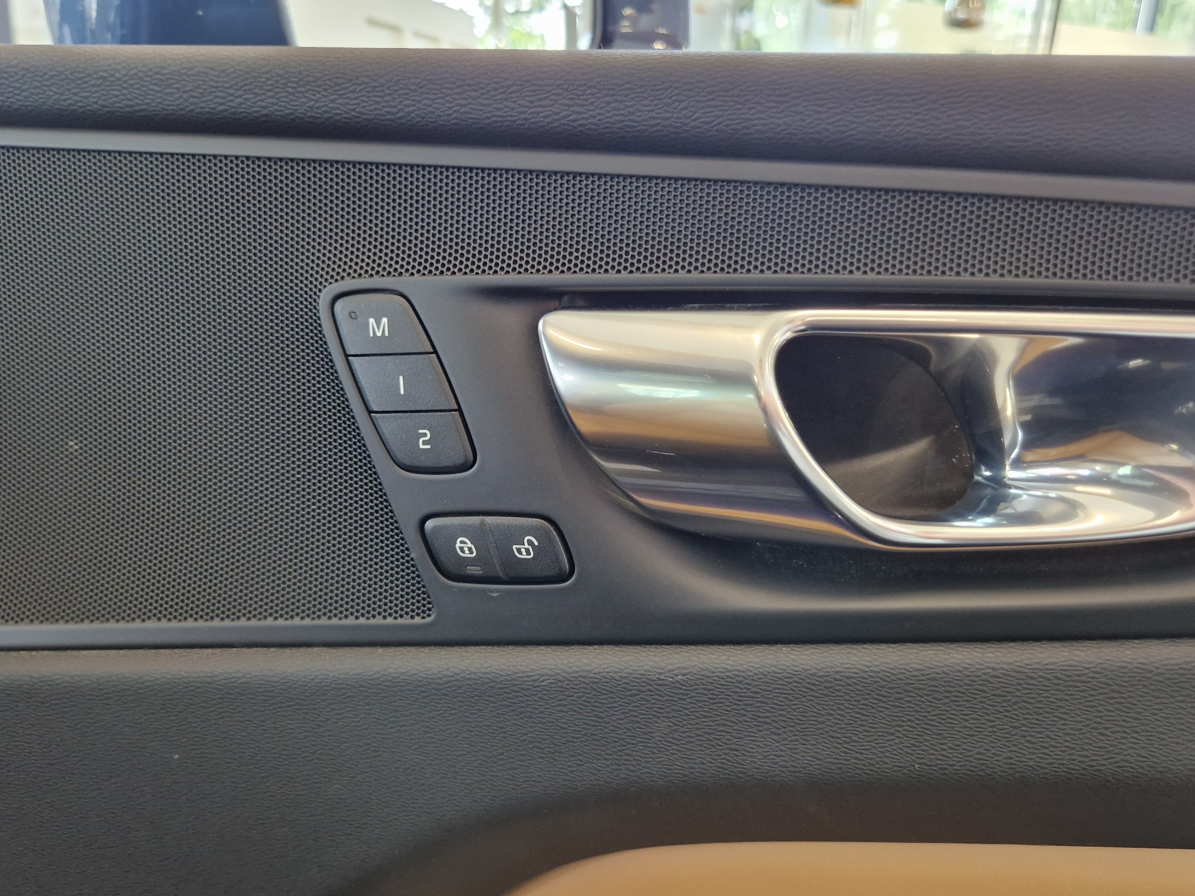 Volvo XC60 T8 AWD LONG RANGE INSCRIPTION TAKUU 24KK/40TKM