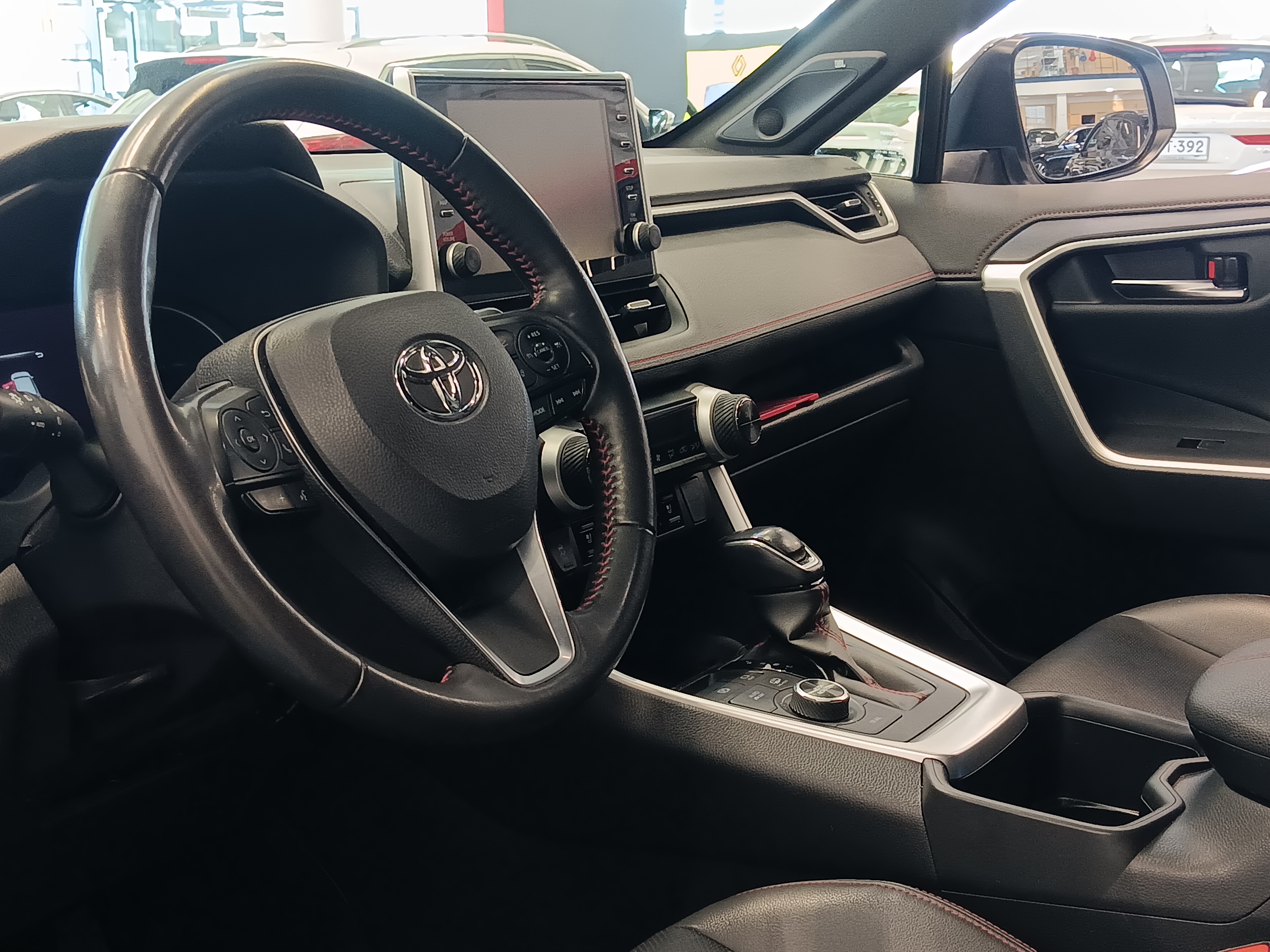 Toyota RAV4 PLUG-IN HYBRID 2,5 AWD-I PREMIUM TAKUU 12KK/20TKM