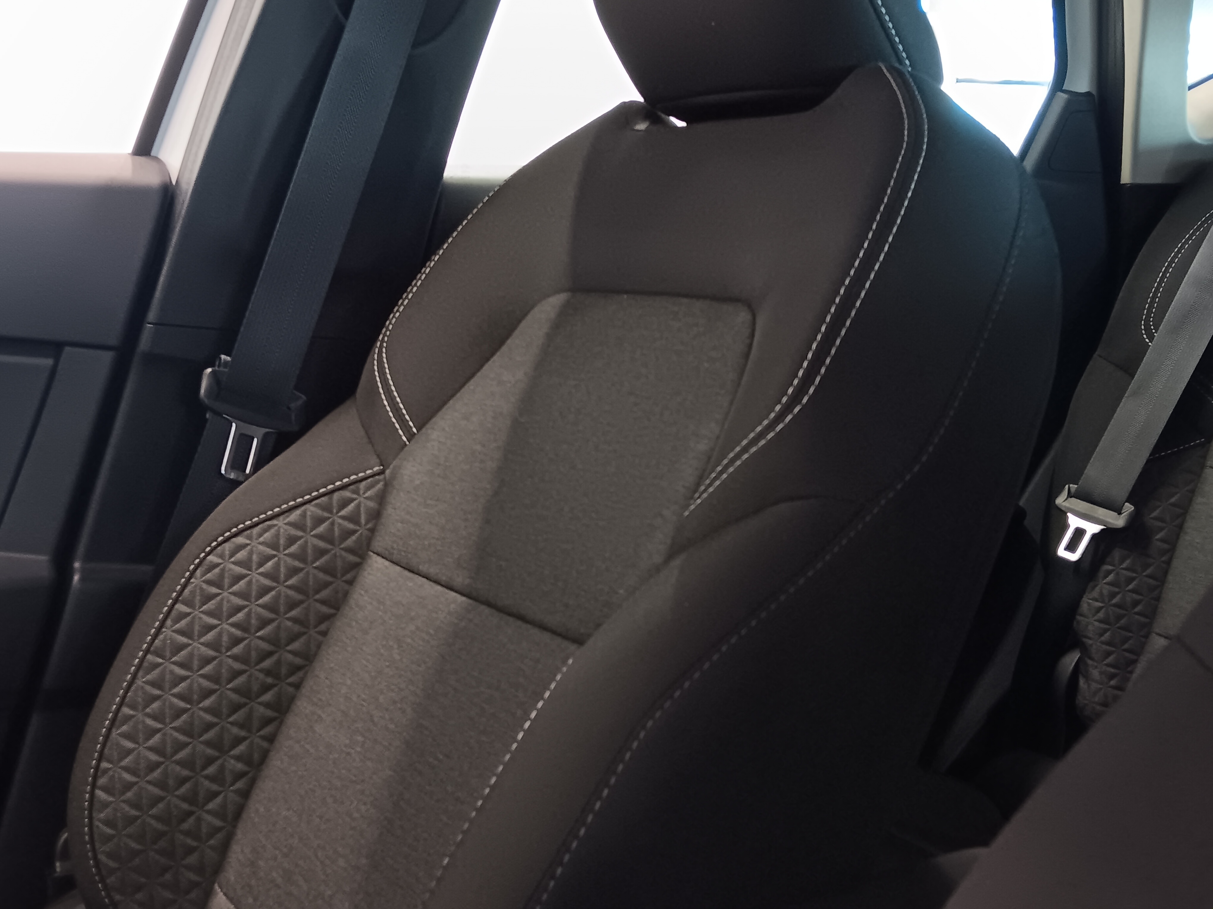 Renault CAPTUR TCE 140 EDC-AUT MILD HYBRID EQUILIBRE